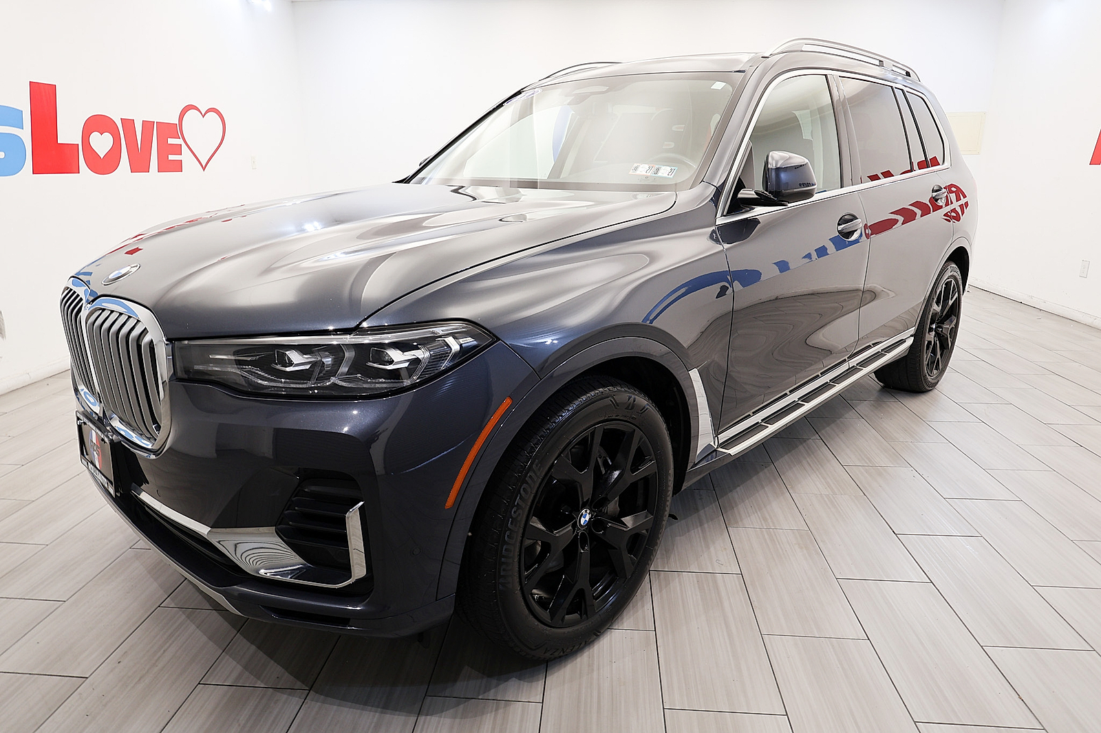 Gray 2022 BMW X7 SUV / Crossover All-Wheel Drive Automatic
