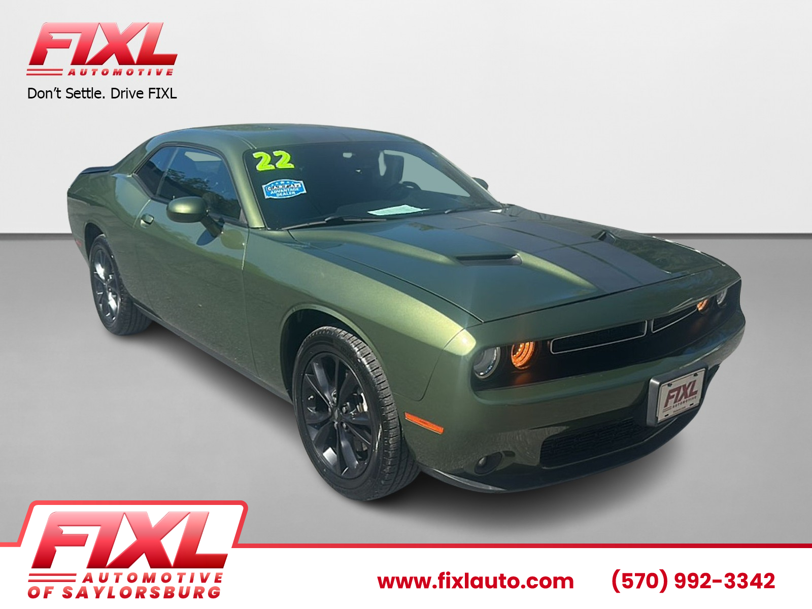 2022 Dodge Challenger SXT's photo