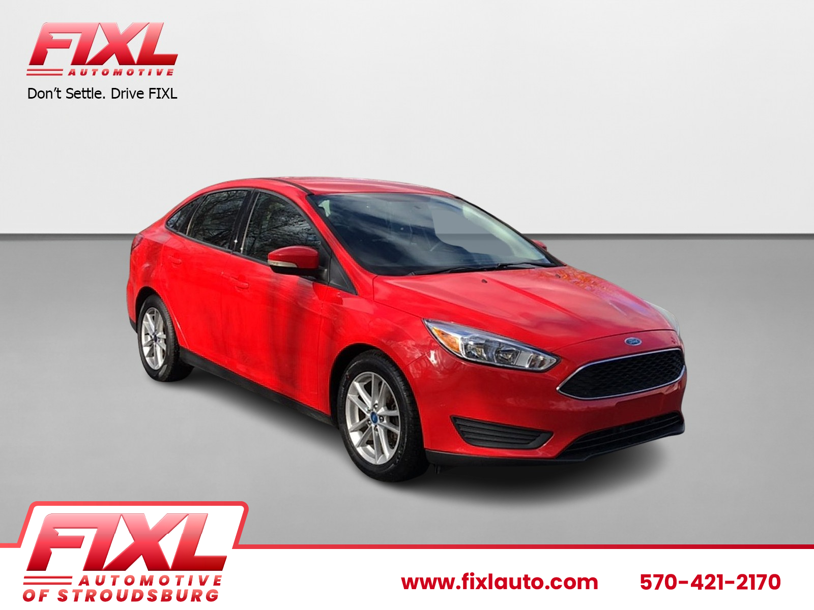 2017 Ford Focus SE's photo