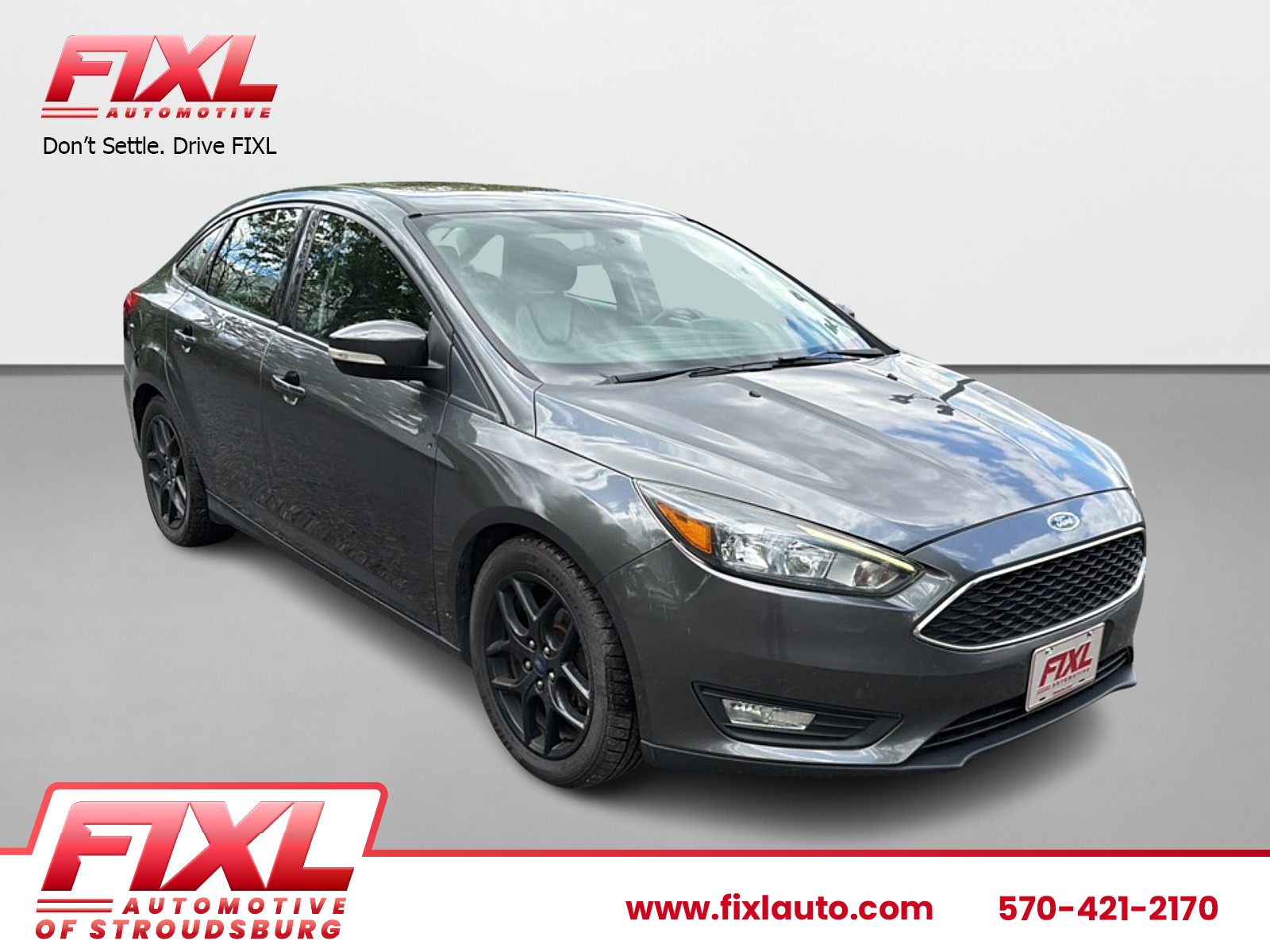 2016 Ford Focus Sedan SE's photo