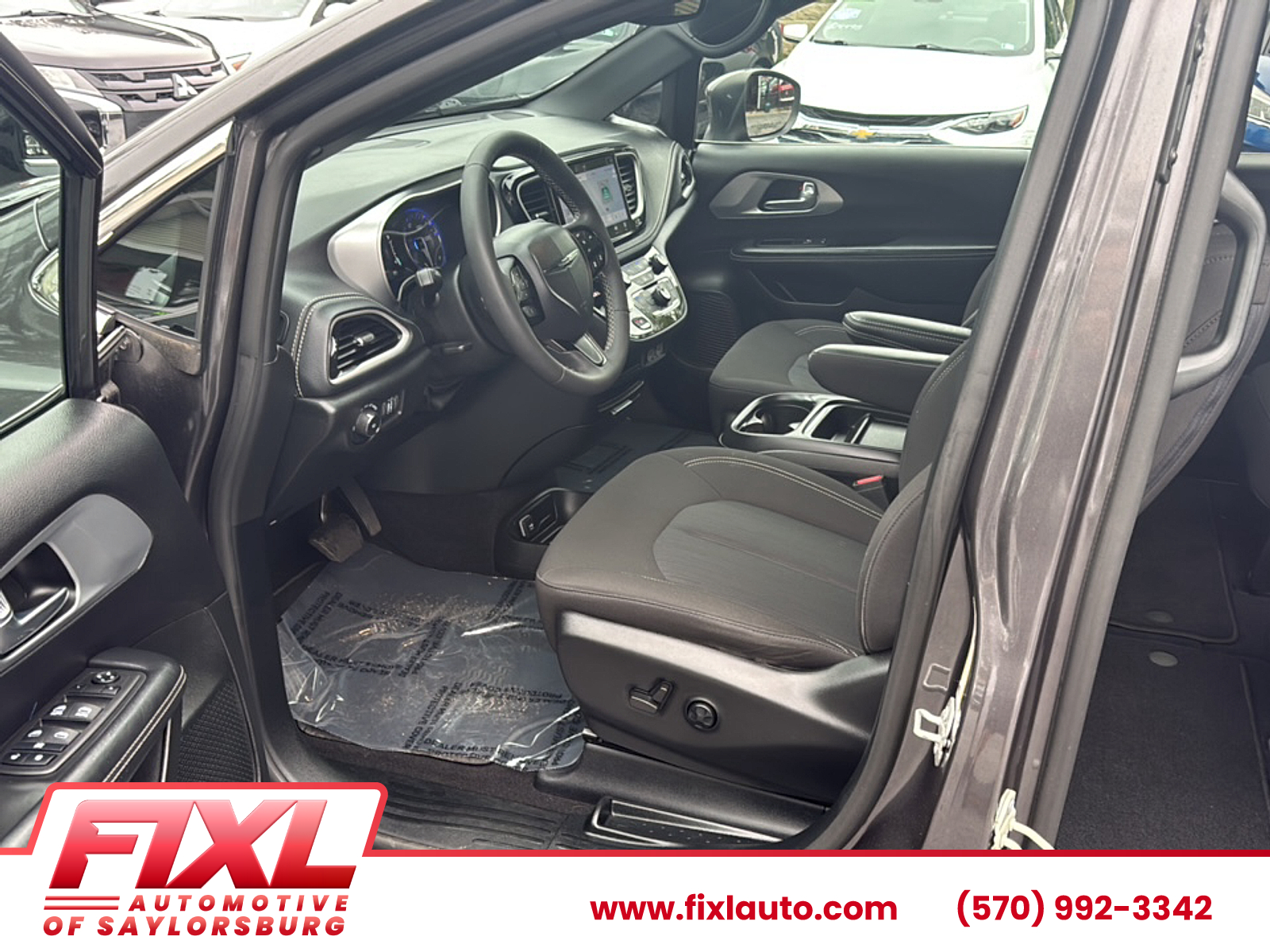 Used 2023 Chrysler Pacifica Sedan