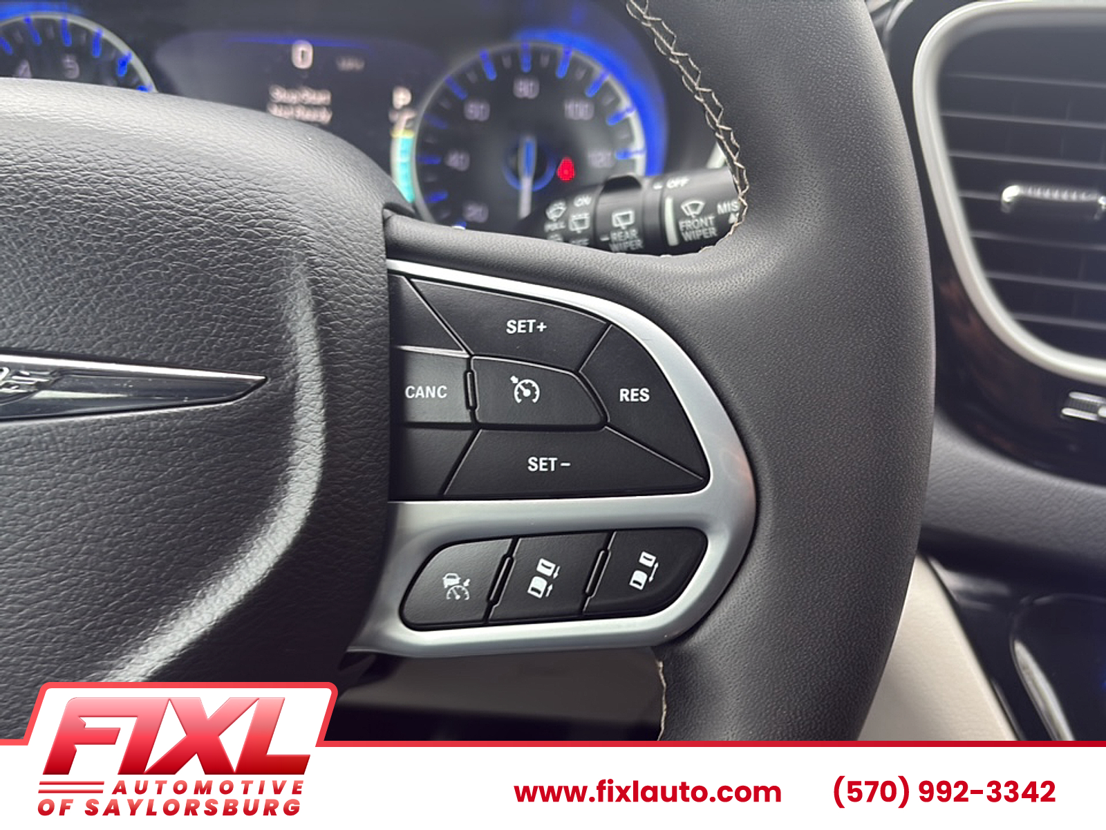 Used 2024 Chrysler Pacifica Van