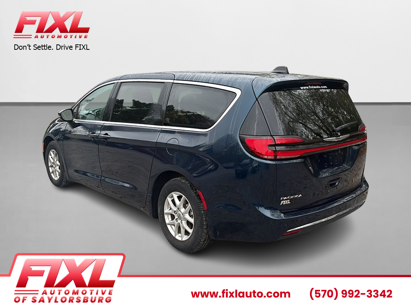 Used 2024 Chrysler Pacifica Van