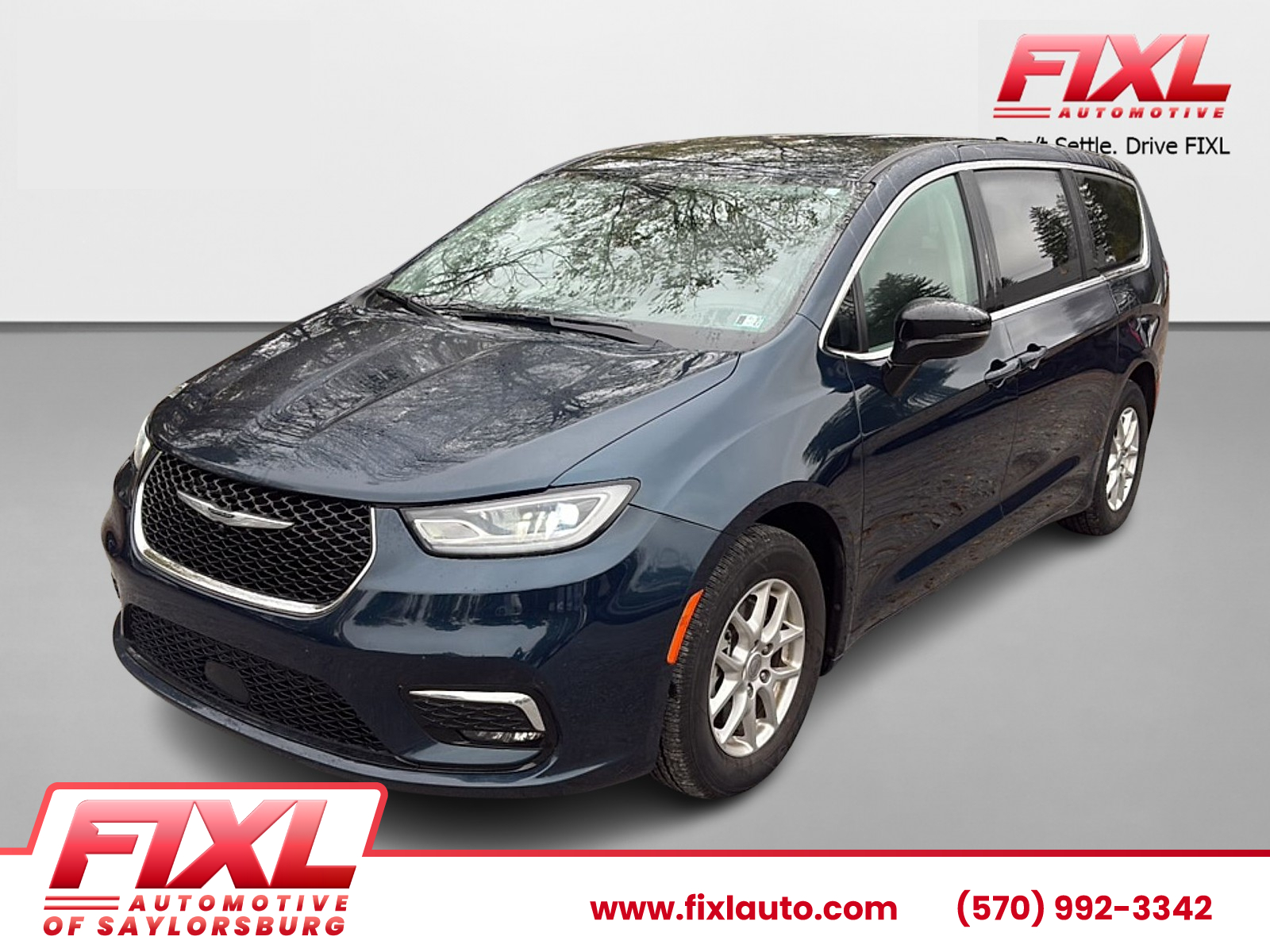 Used 2024 Chrysler Pacifica Van