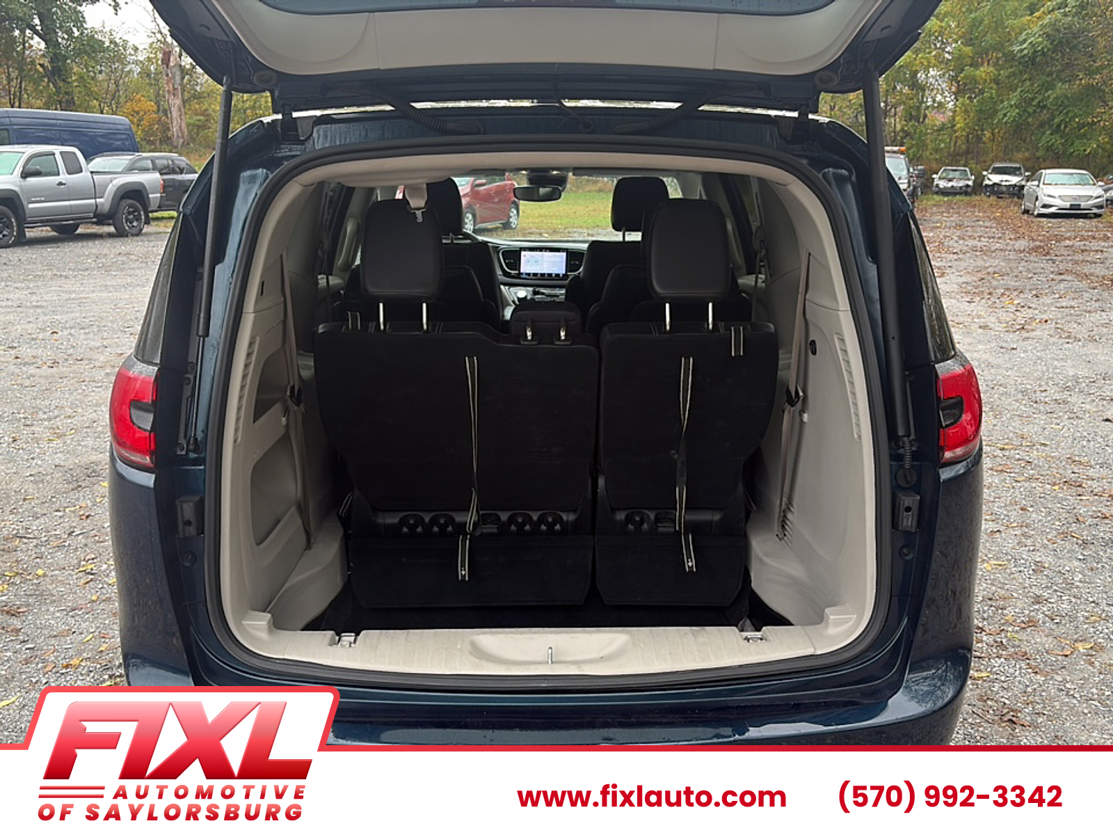Used 2024 Chrysler Pacifica Van