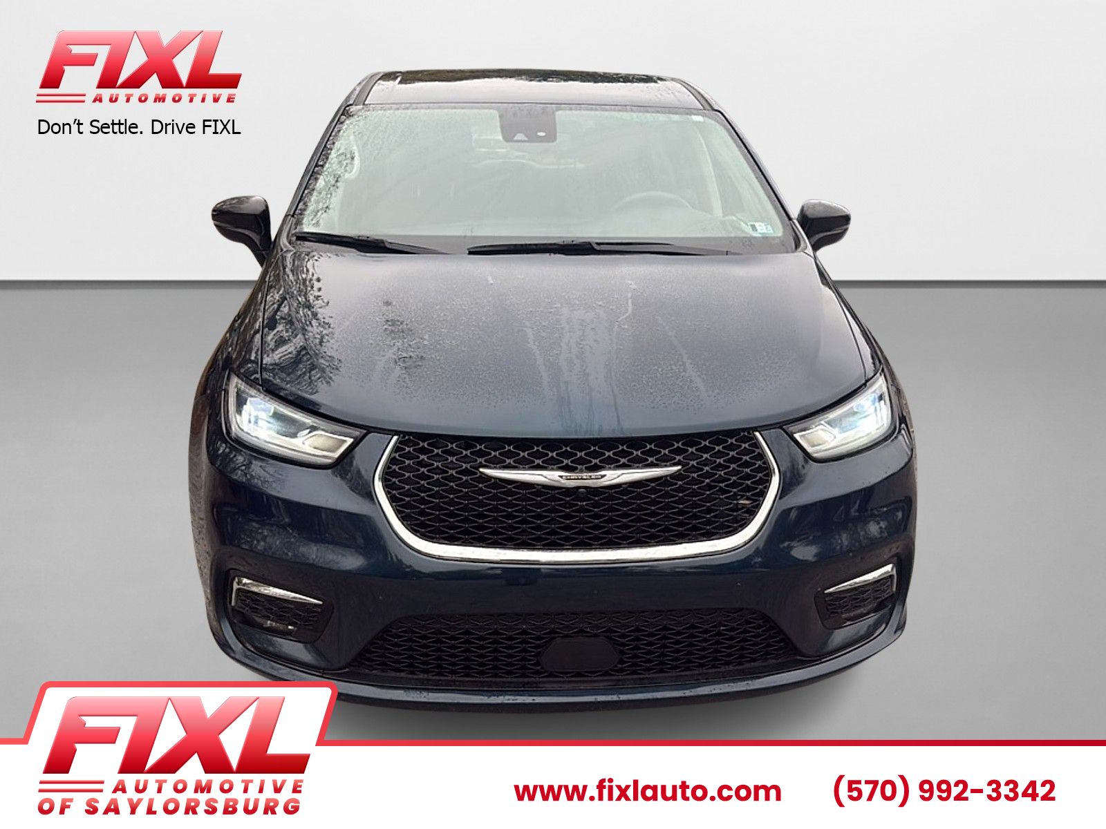Used 2024 Chrysler Pacifica Van