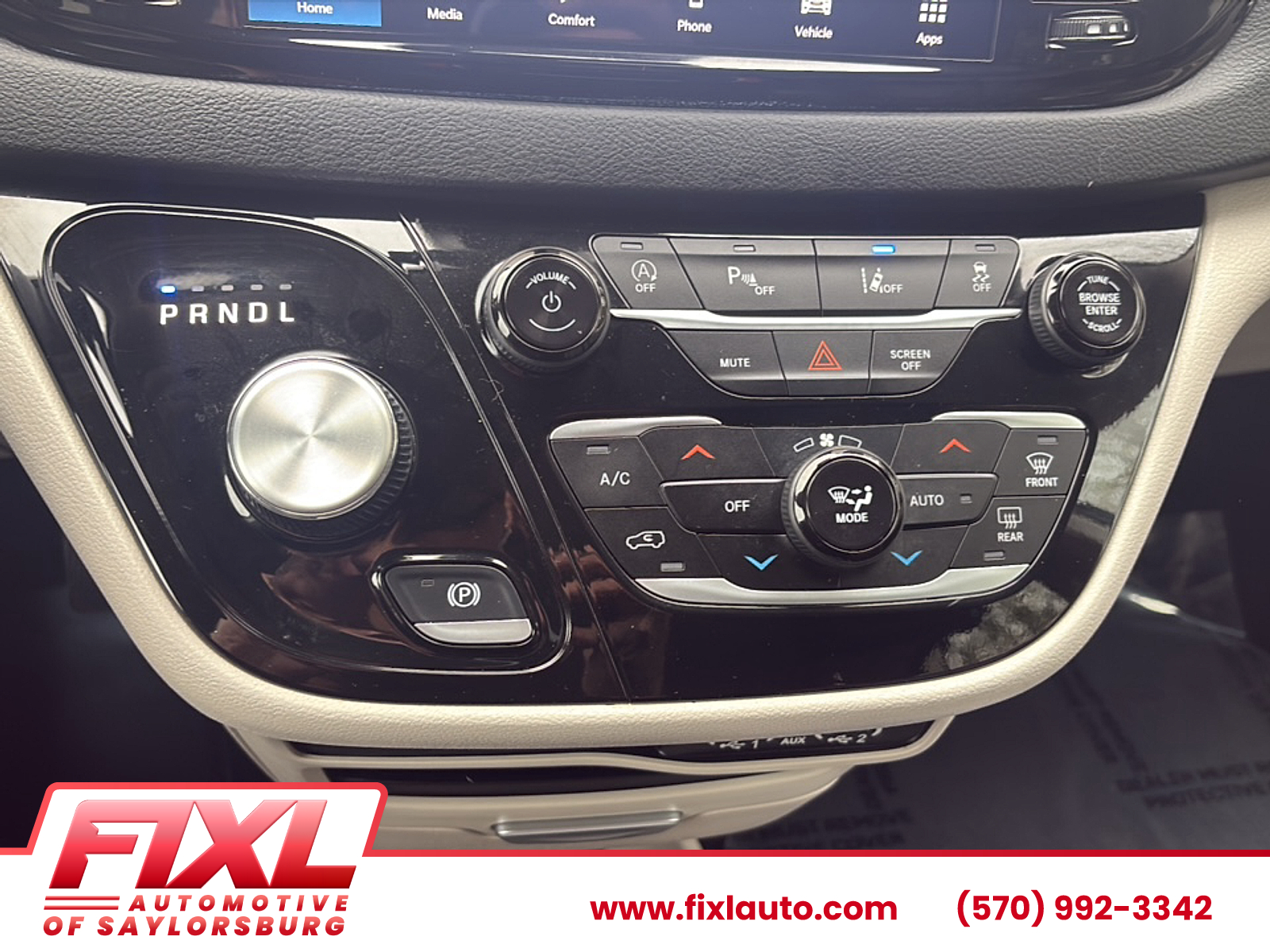 Used 2024 Chrysler Pacifica Van