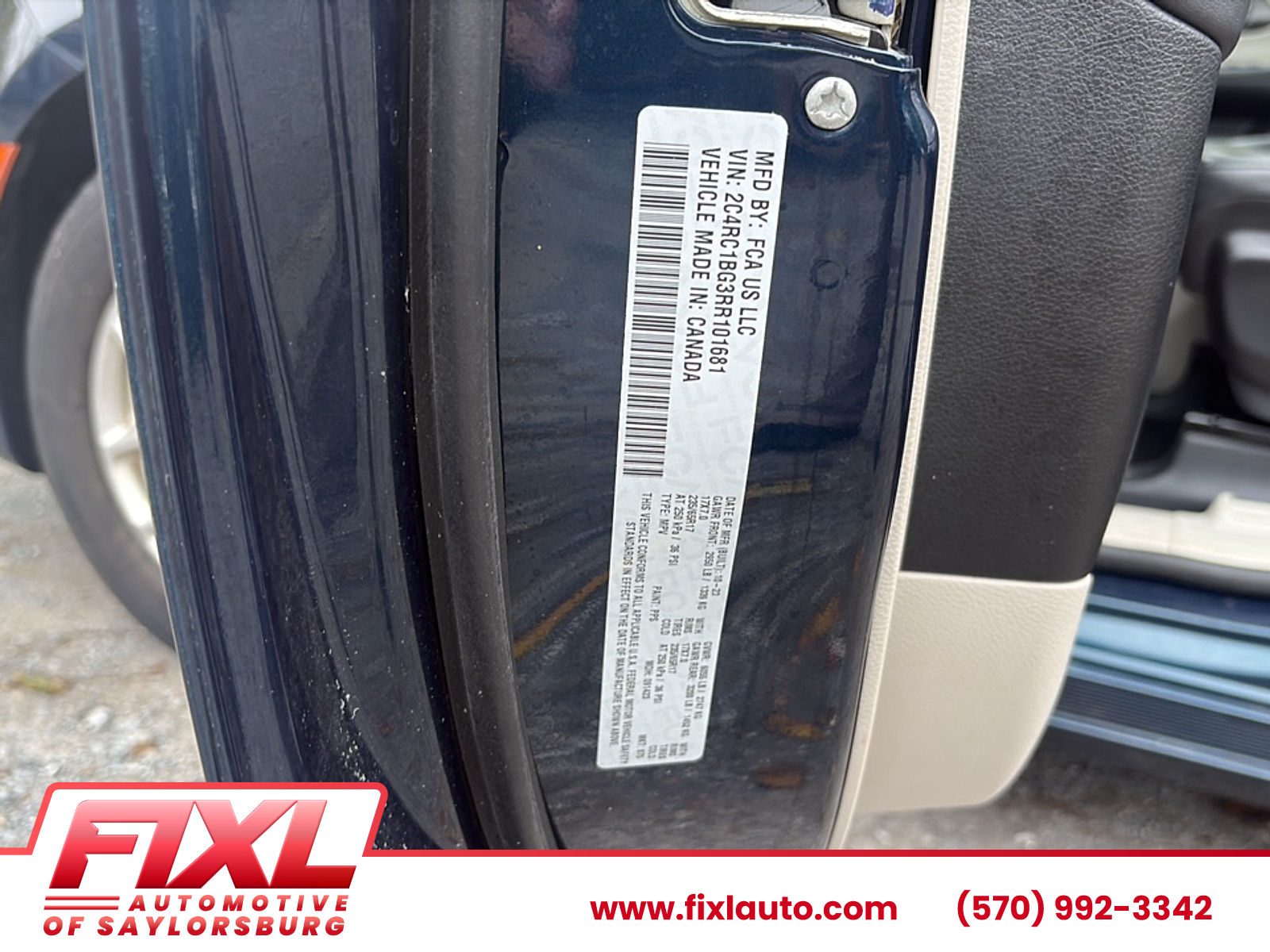 Used 2024 Chrysler Pacifica Van