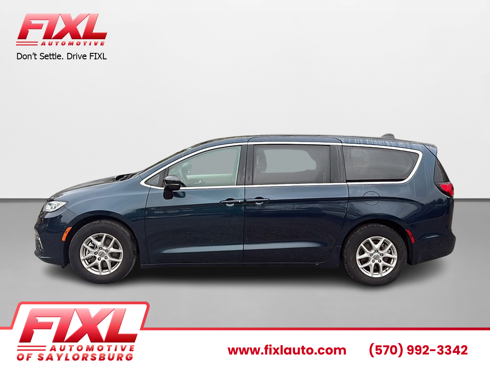 Used 2024 Chrysler Pacifica Van