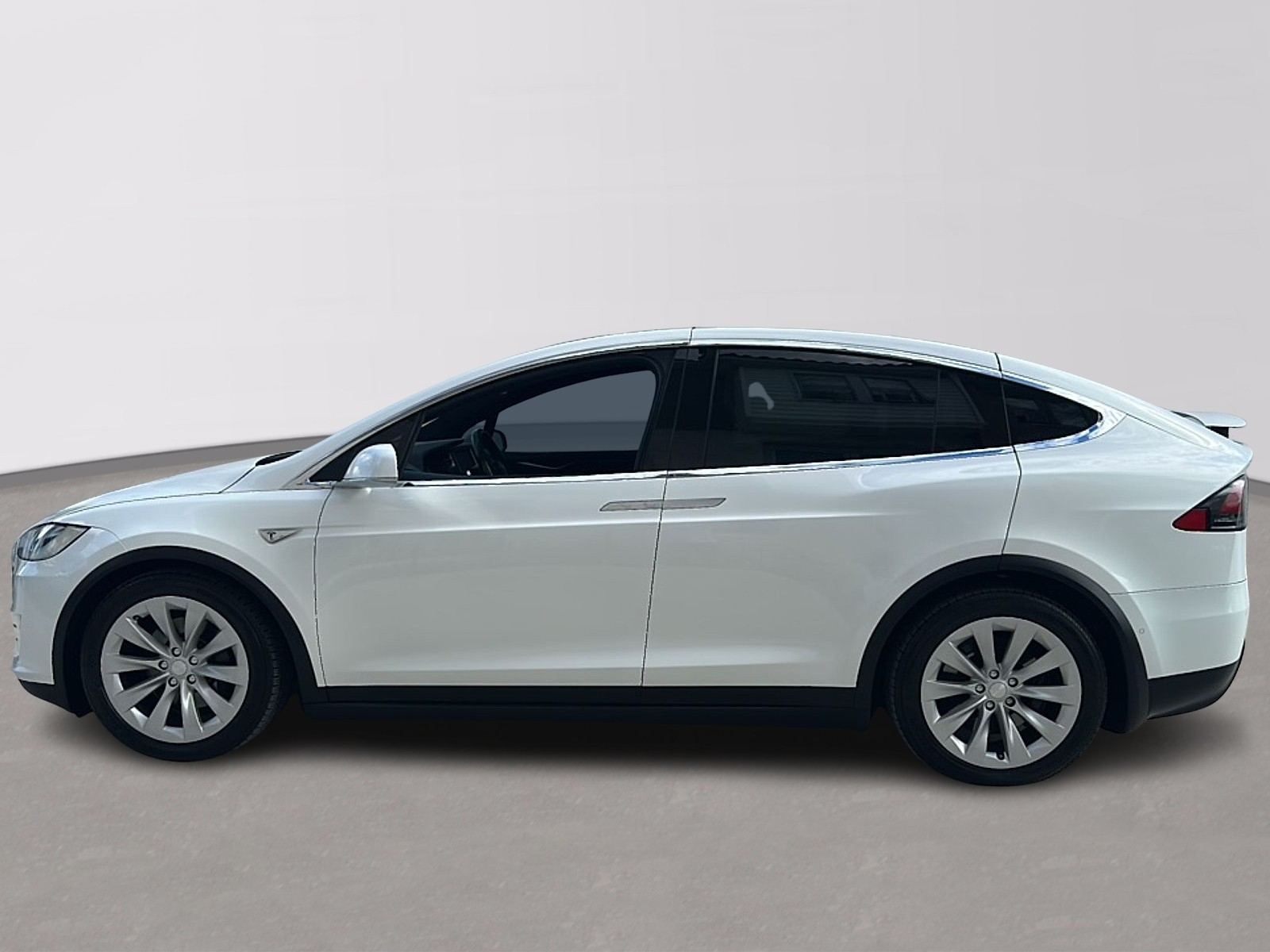 Used 2016 Tesla Model X 75D with VIN 5YJXCBE29GF013059 for sale in Harrisburg, PA