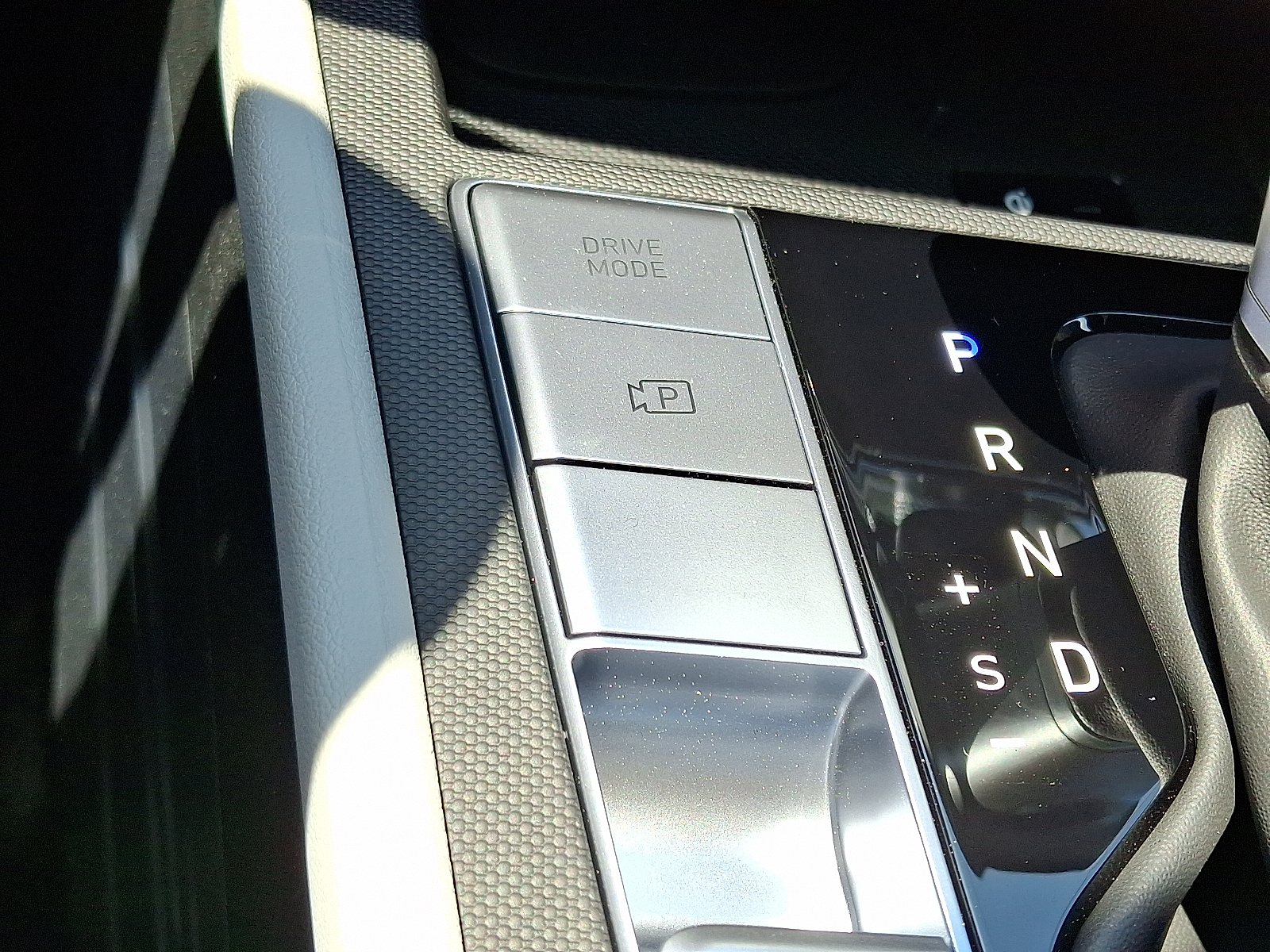 new 2025 Hyundai Elantra car, priced at $27,821