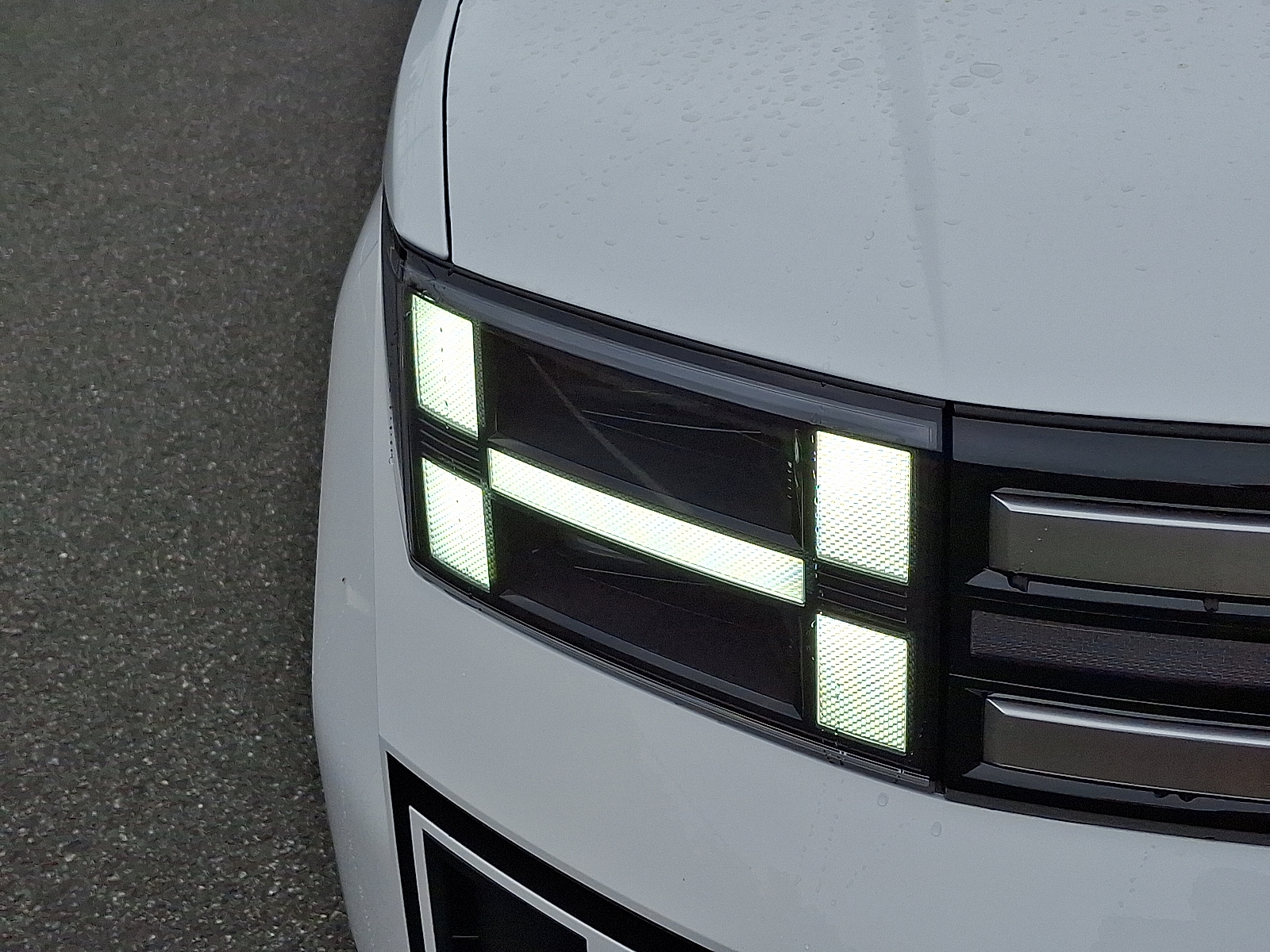 new 2026 Hyundai Santa Fe Hybrid car, priced at $40,605