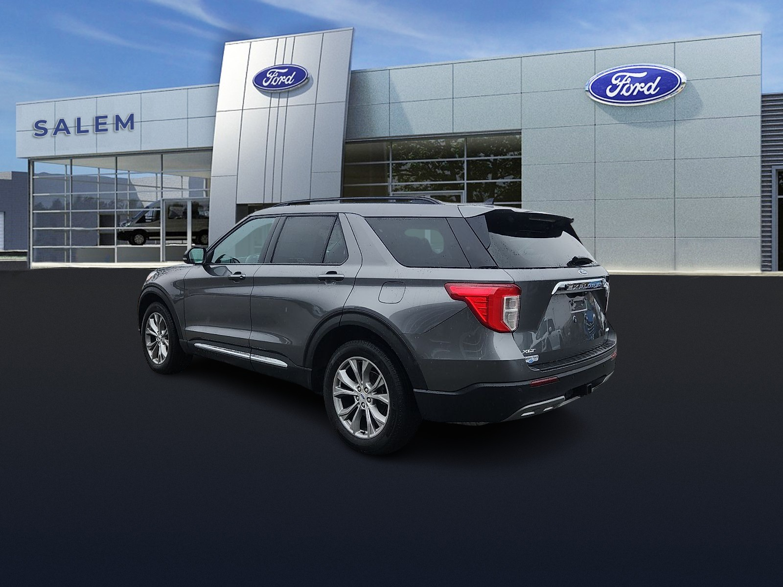 View vehicle photo 5