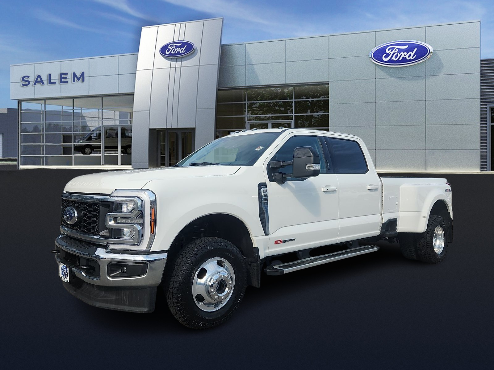 View vehicle photo 7