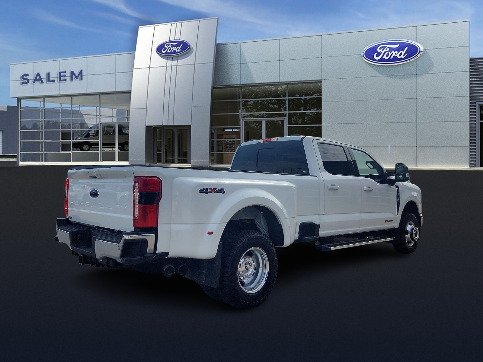 View vehicle photo 4