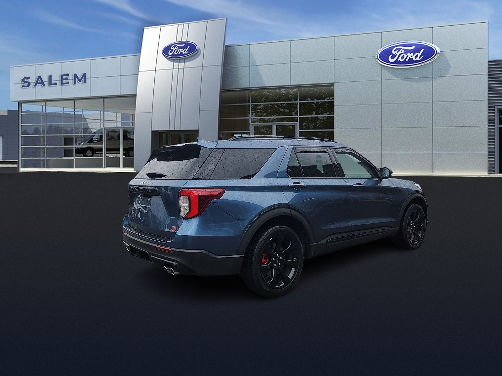 View vehicle photo 4