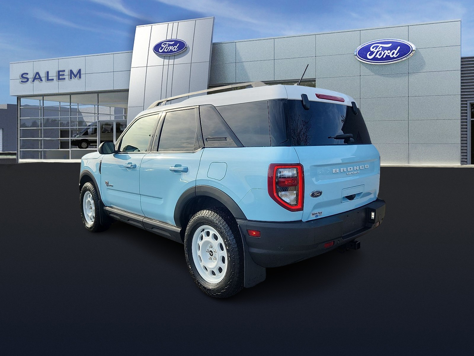 View vehicle photo 5