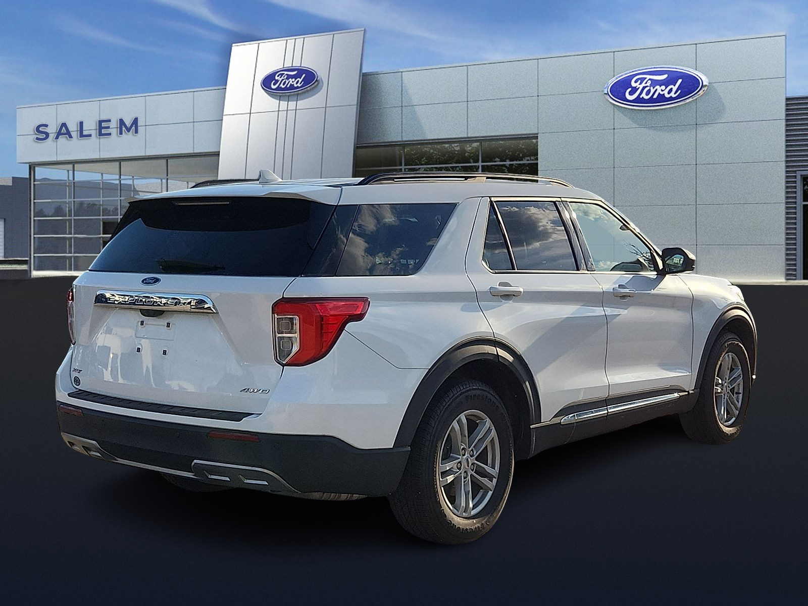 View vehicle photo 7