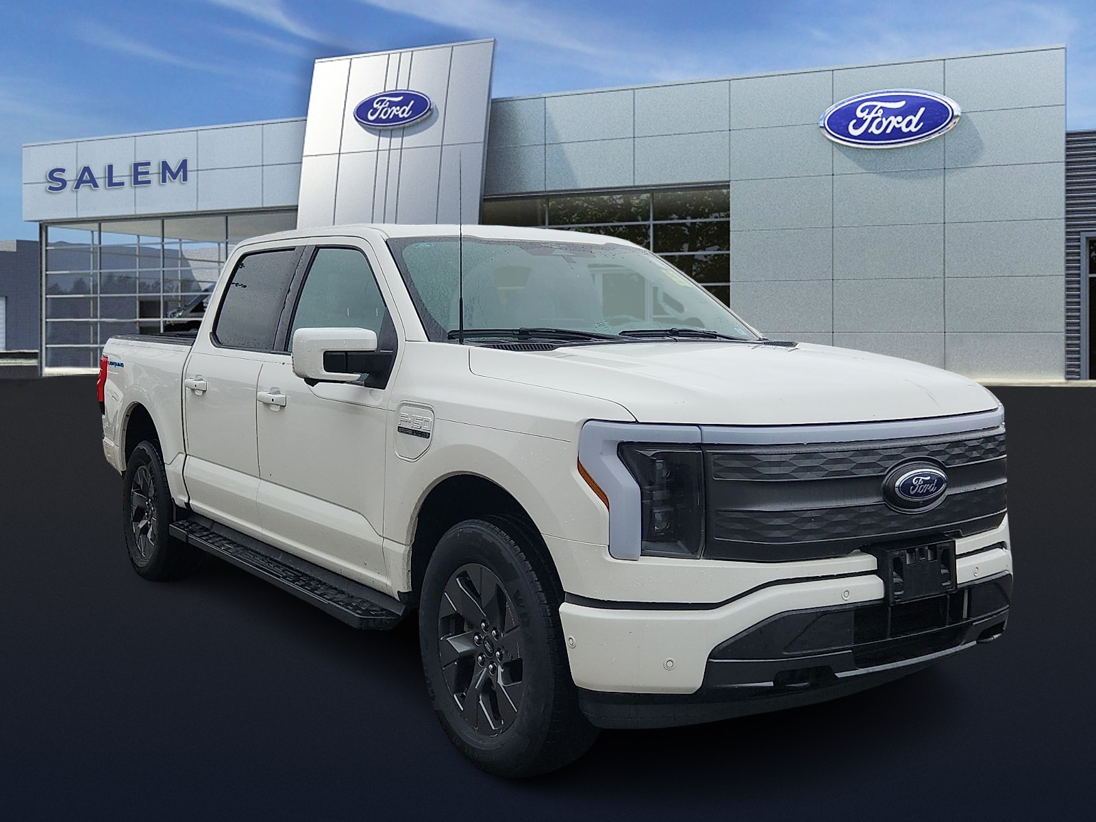 2023 Ford F-150 Lightning Lariat SuperCrew AWD