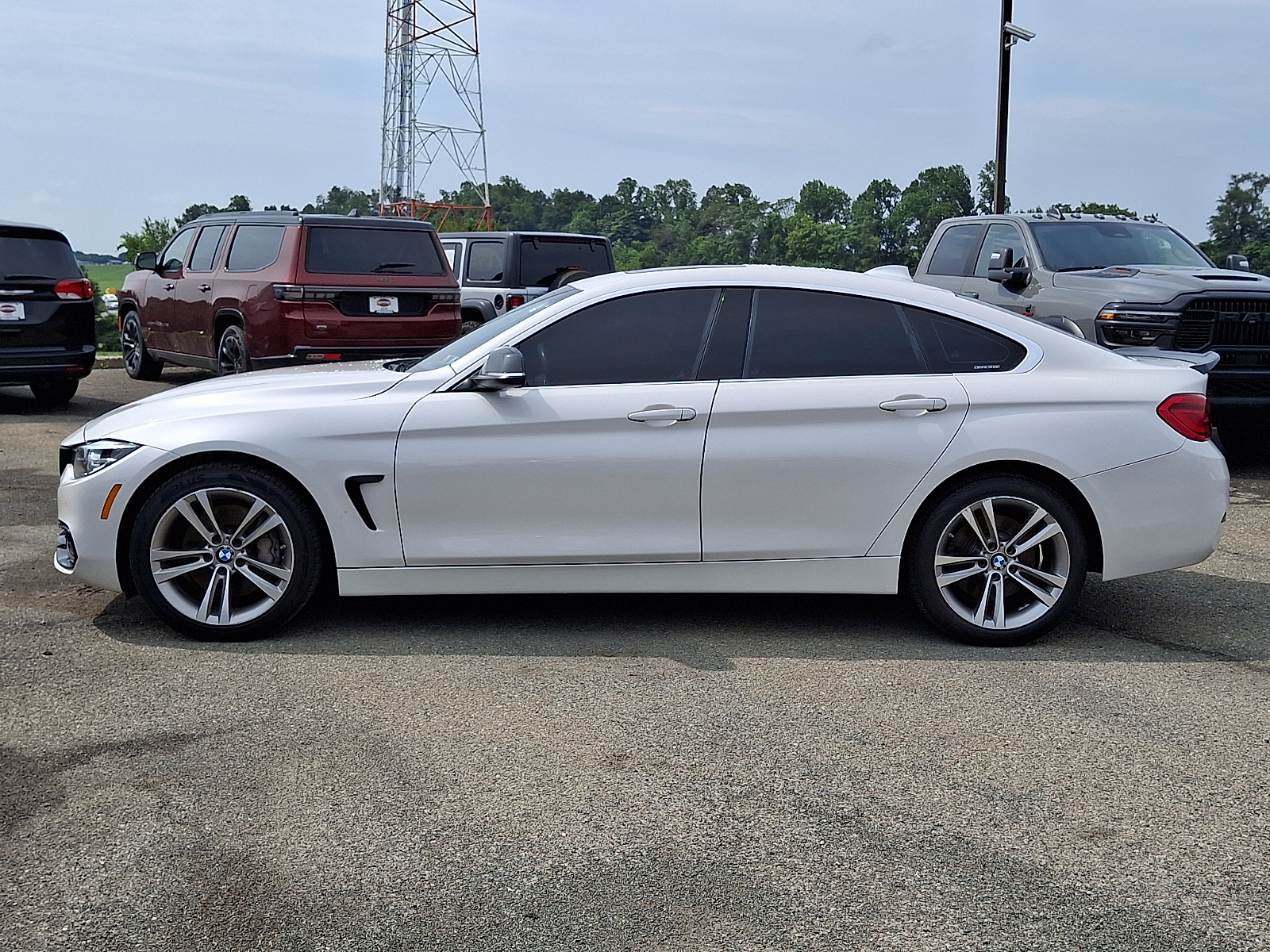 View vehicle photo 4