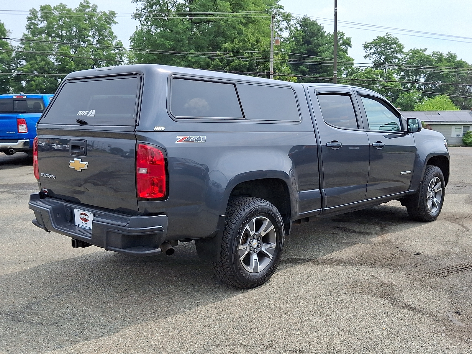 View vehicle photo 7