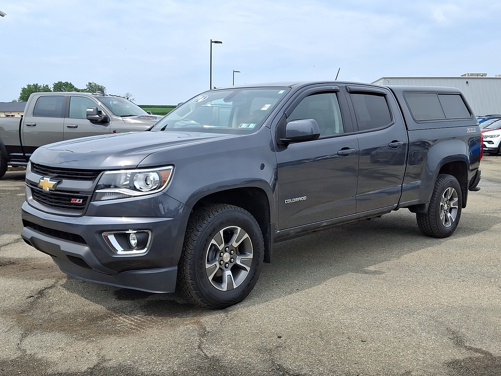 View vehicle photo 3