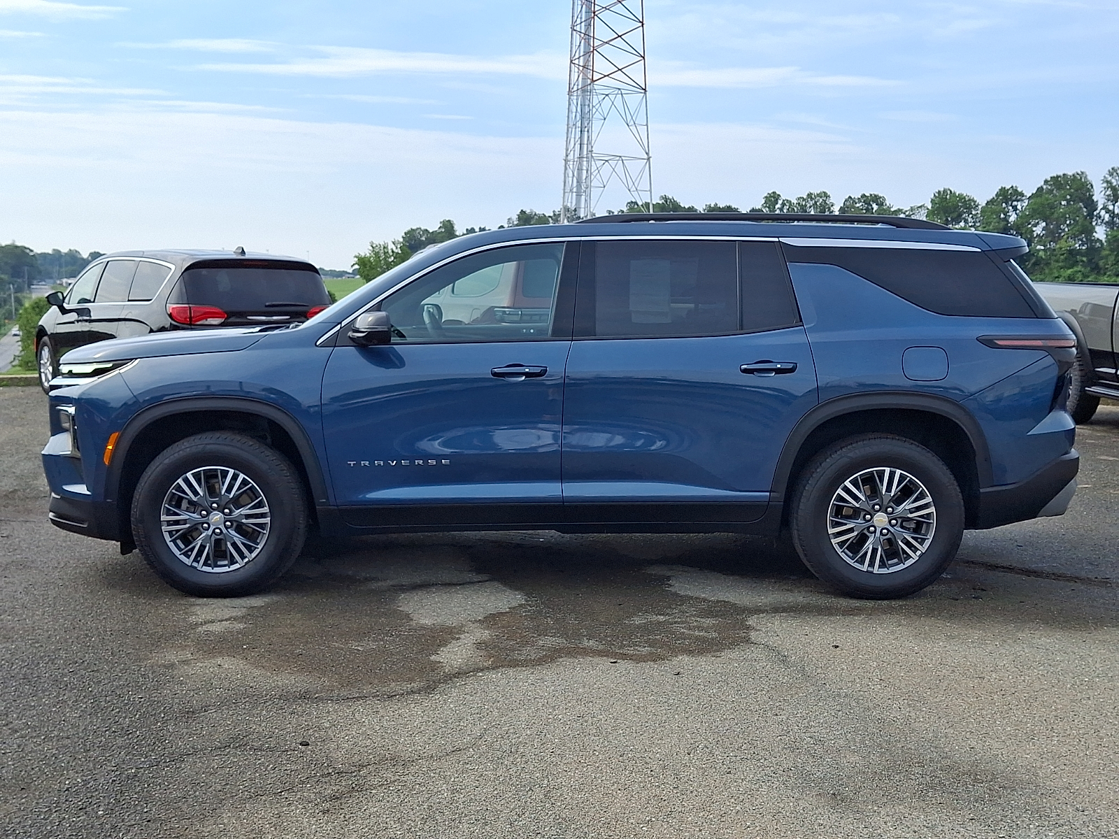 View vehicle photo 4