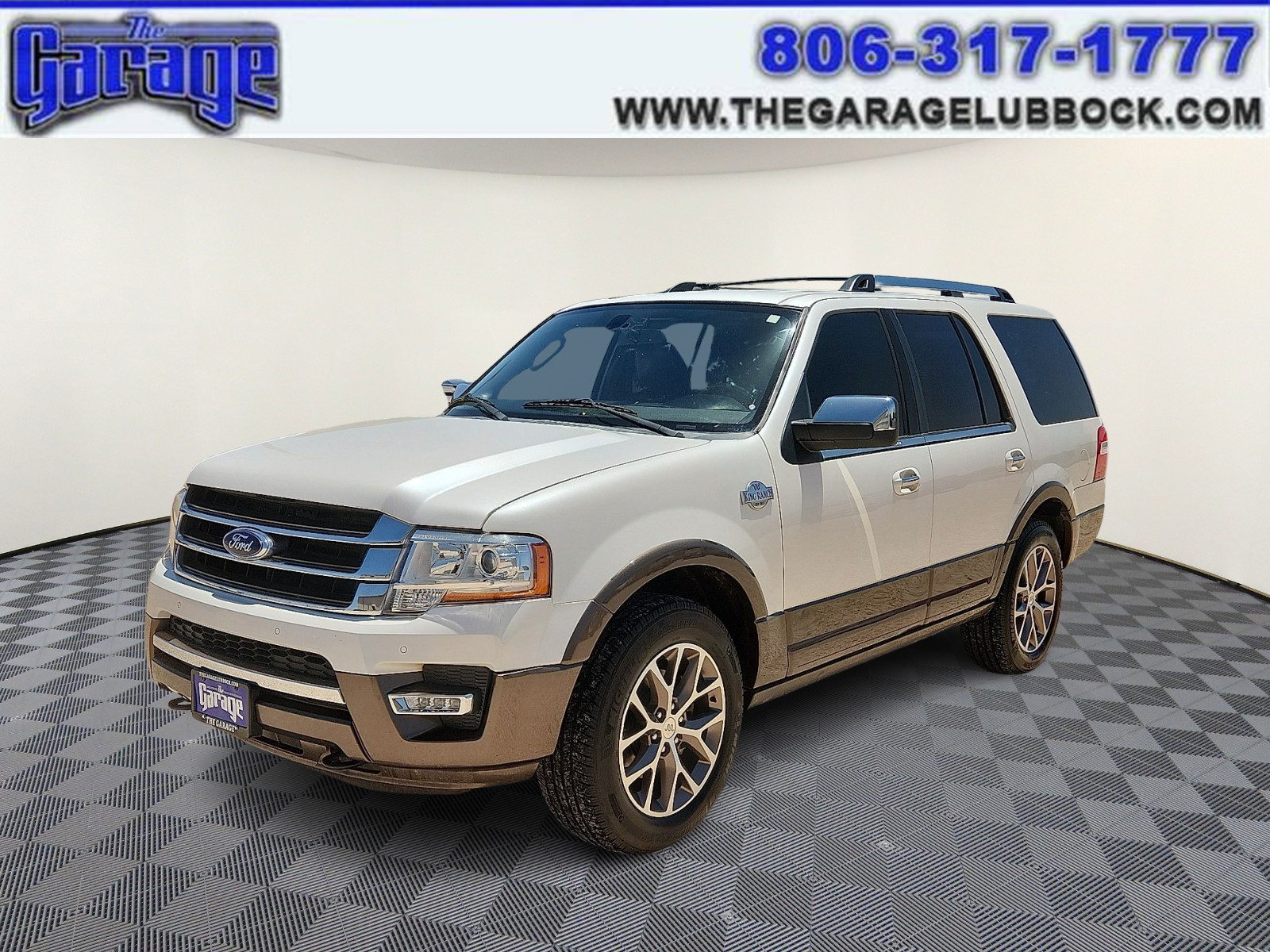 White Platinum Metallic Tri-Coat - UG 2017 Ford Expedition SUV / Crossover Four-Wheel Drive Automatic