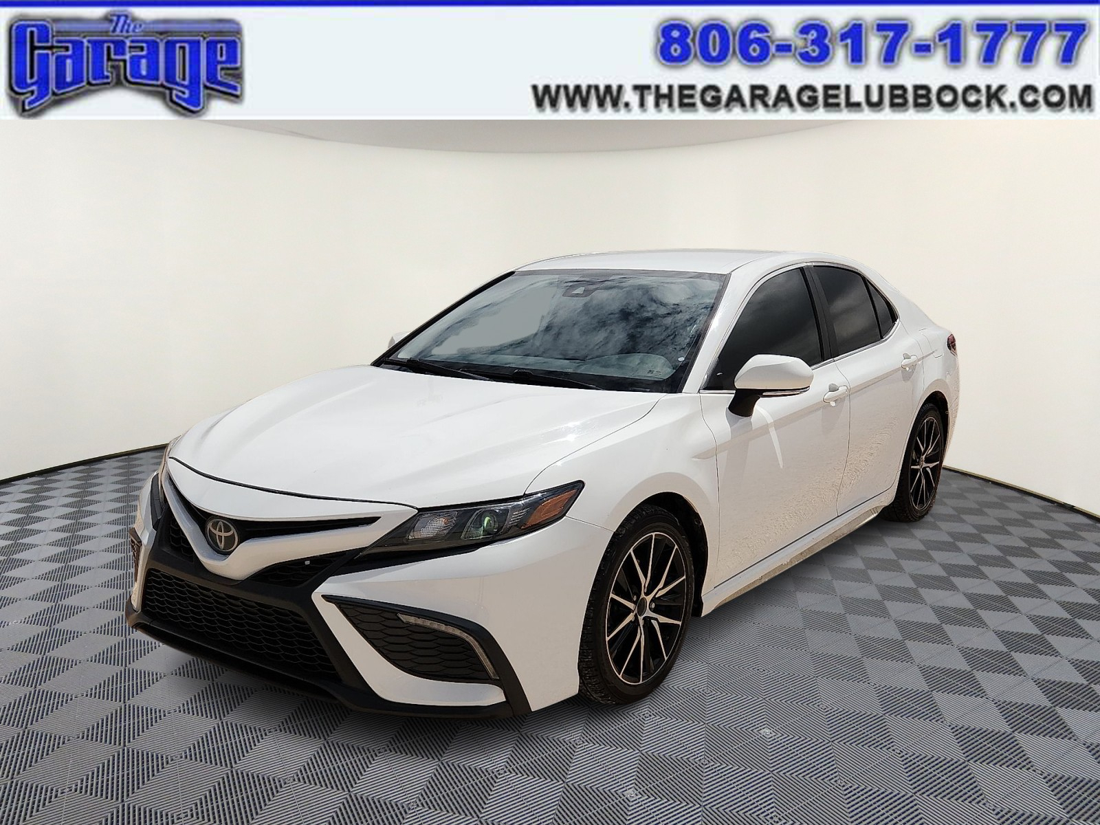 White 2022 Toyota Camry SE FWD Sedan Front-Wheel Drive Automatic
