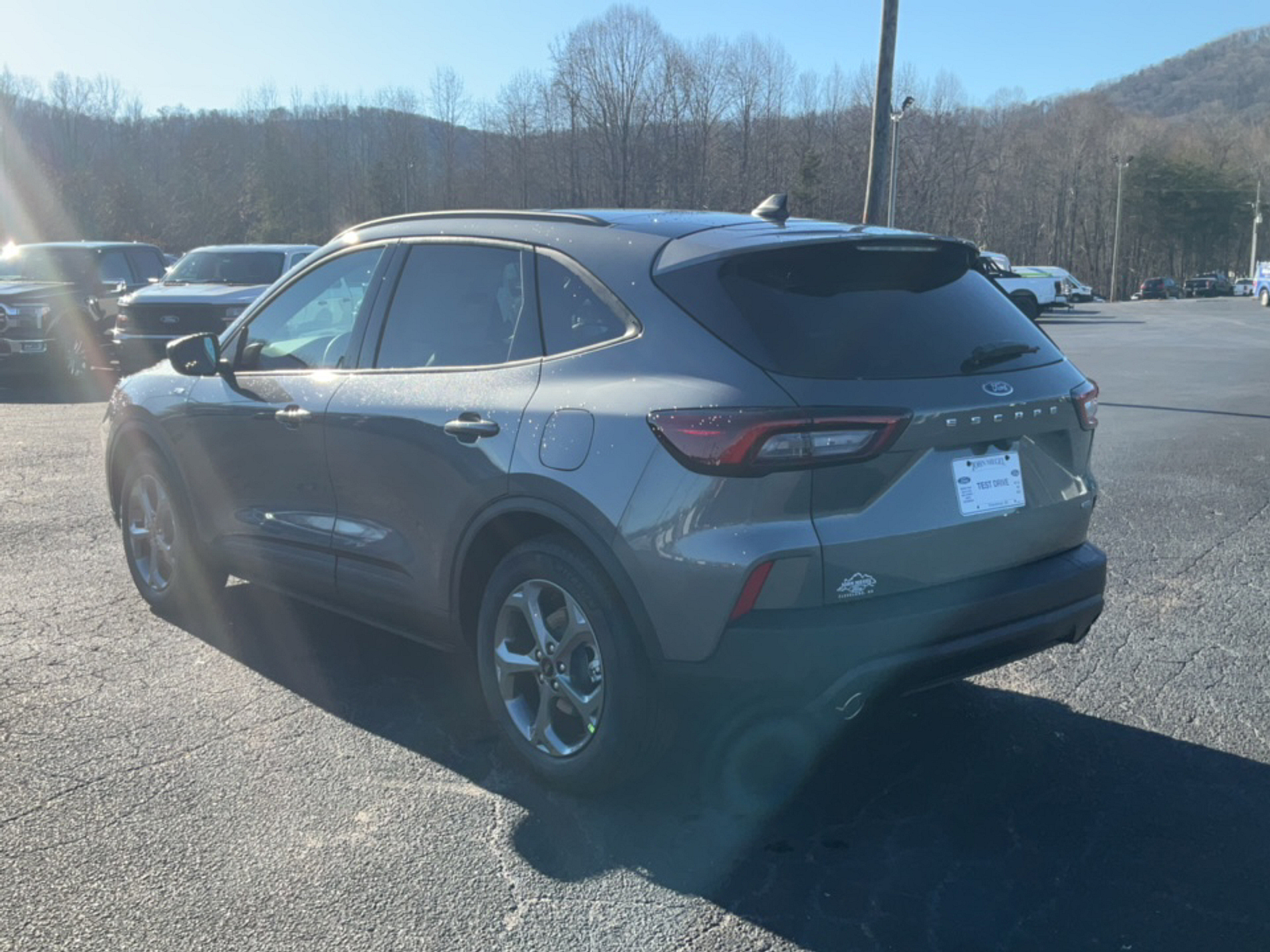 View vehicle photo 7