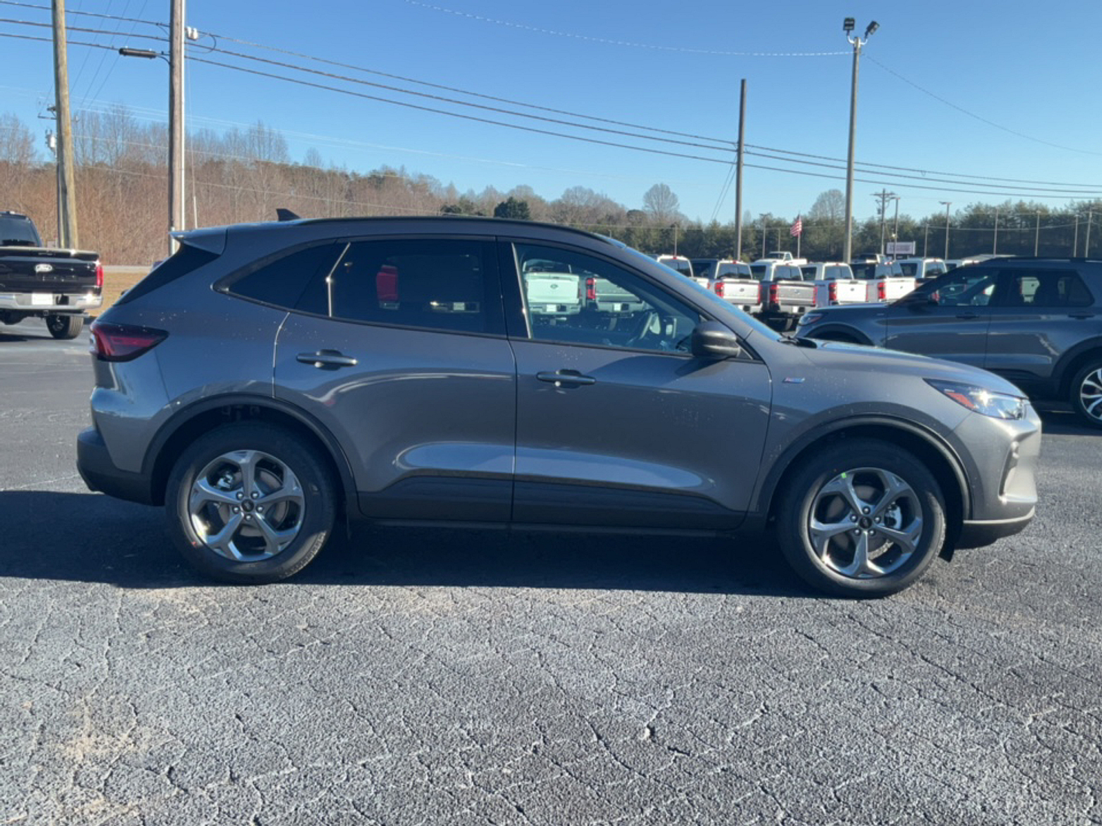 View vehicle photo 4