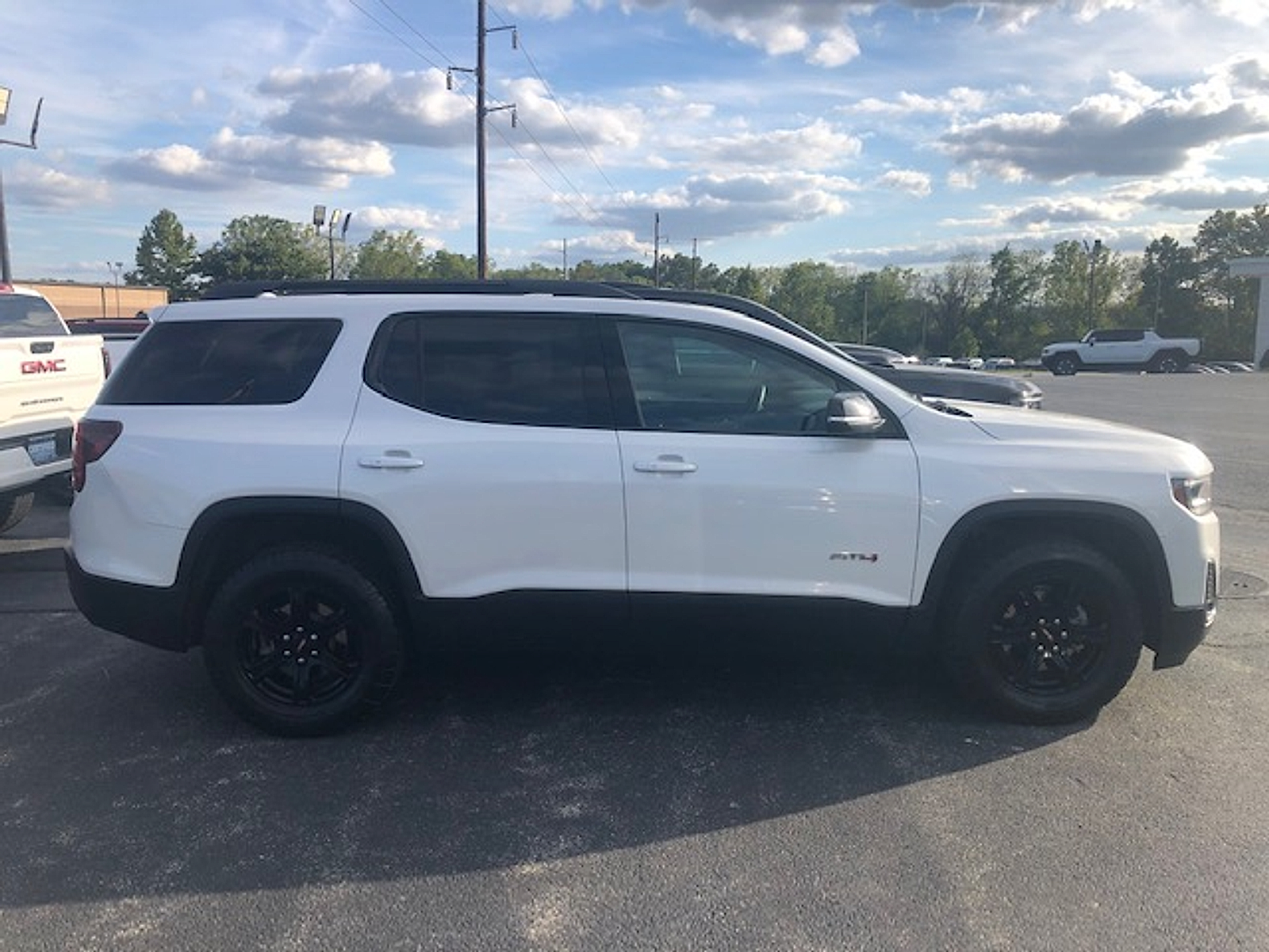 2023 Gmc Acadia AT4 photo 2