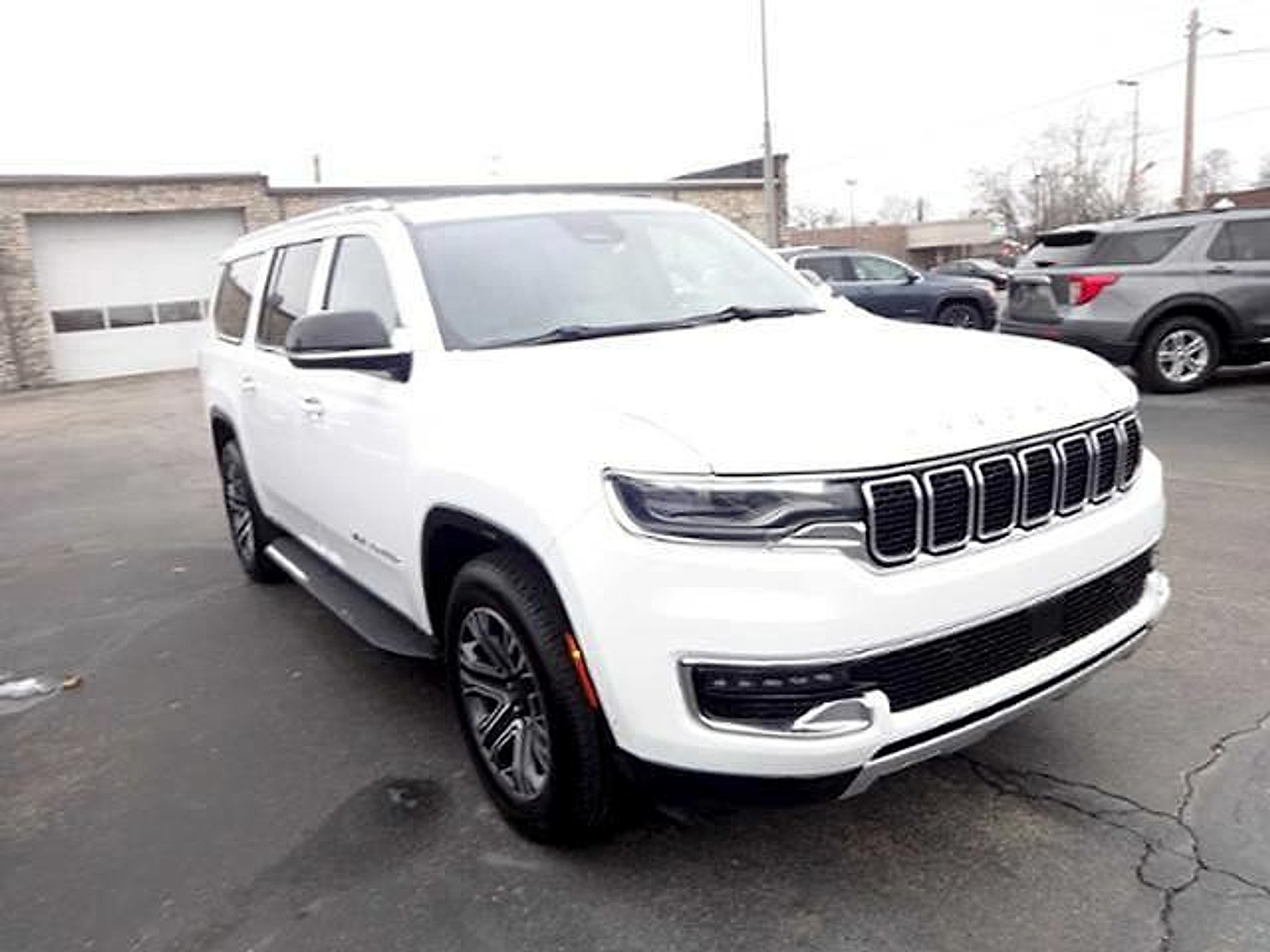 2024 Jeep Wagoneer L Series II 4WD SUV / Crossover Four-Wheel Drive 8-Speed Automatic