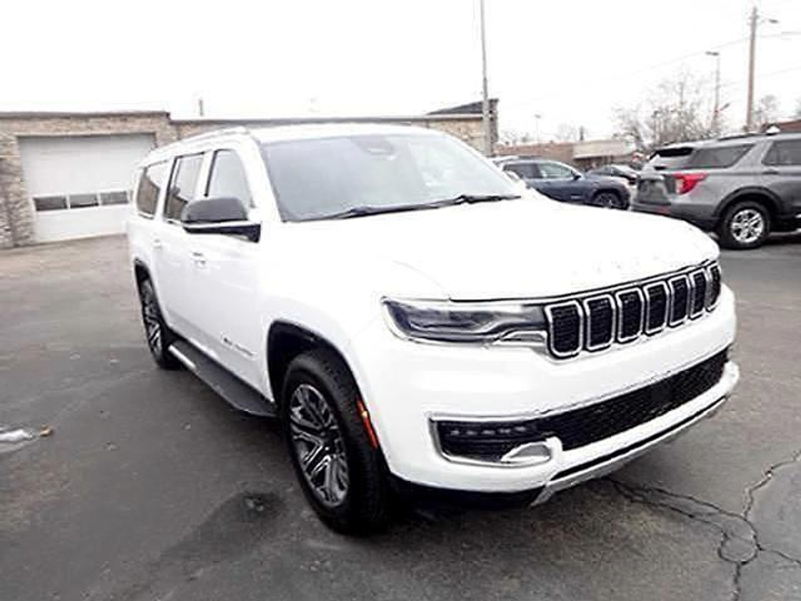 2024 Jeep Wagoneer L Series II 4WD SUV / Crossover Four-Wheel Drive 8-Speed Automatic