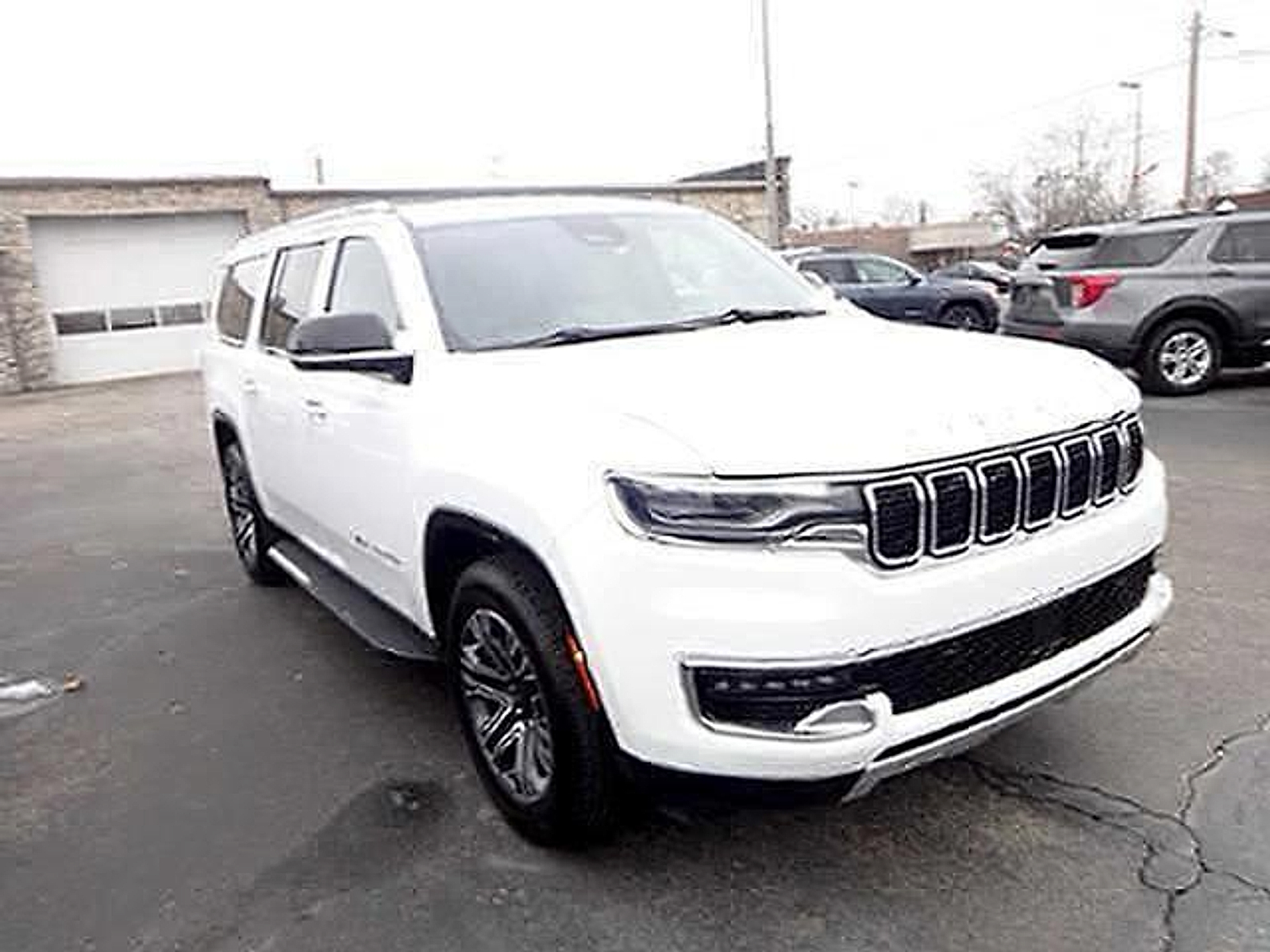 2024 Jeep Wagoneer L Series II 4WD SUV / Crossover Four-Wheel Drive 8-Speed Automatic