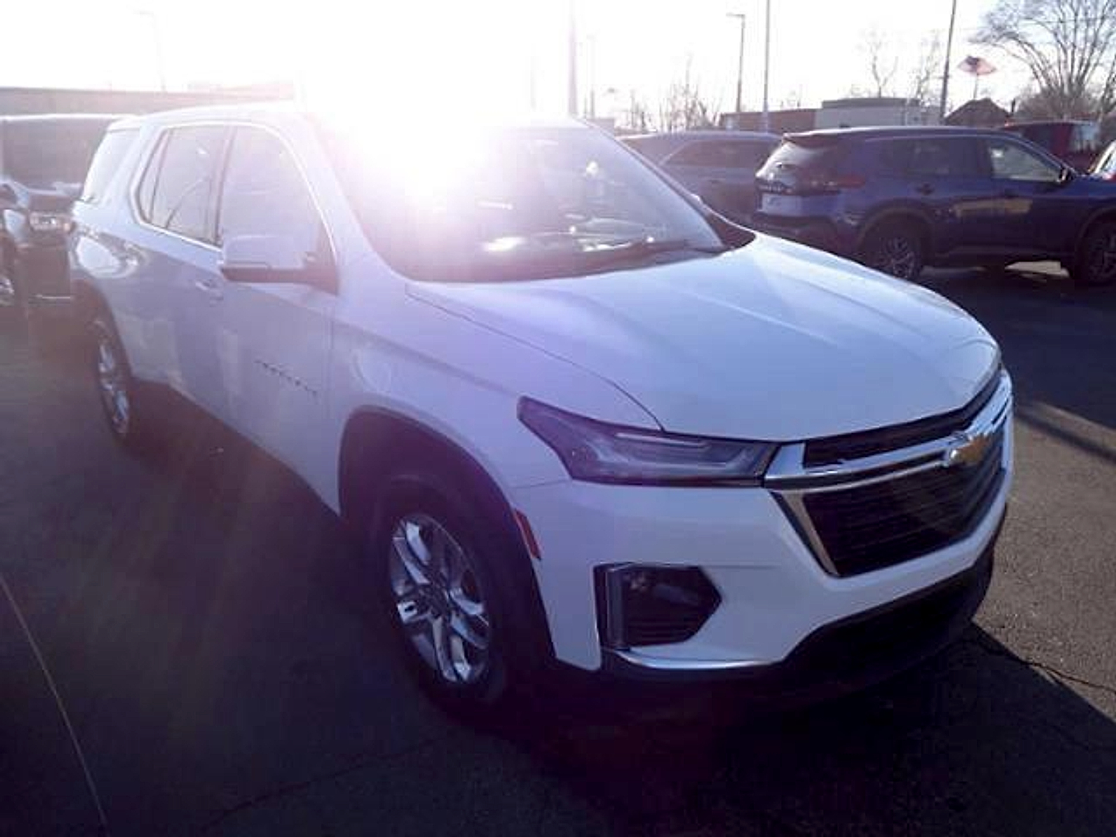 2022 Chevrolet Traverse LS FWD SUV / Crossover Front-Wheel Drive 9-Speed Automatic