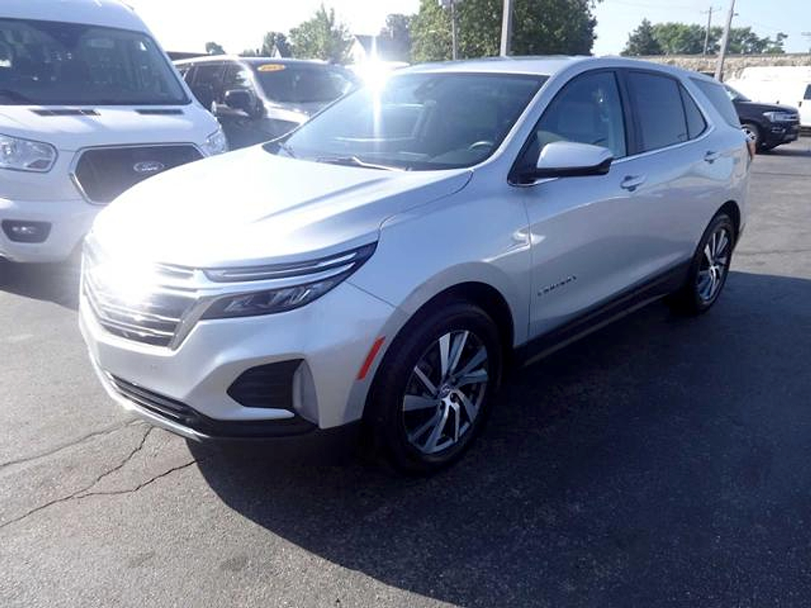 View vehicle photo 3