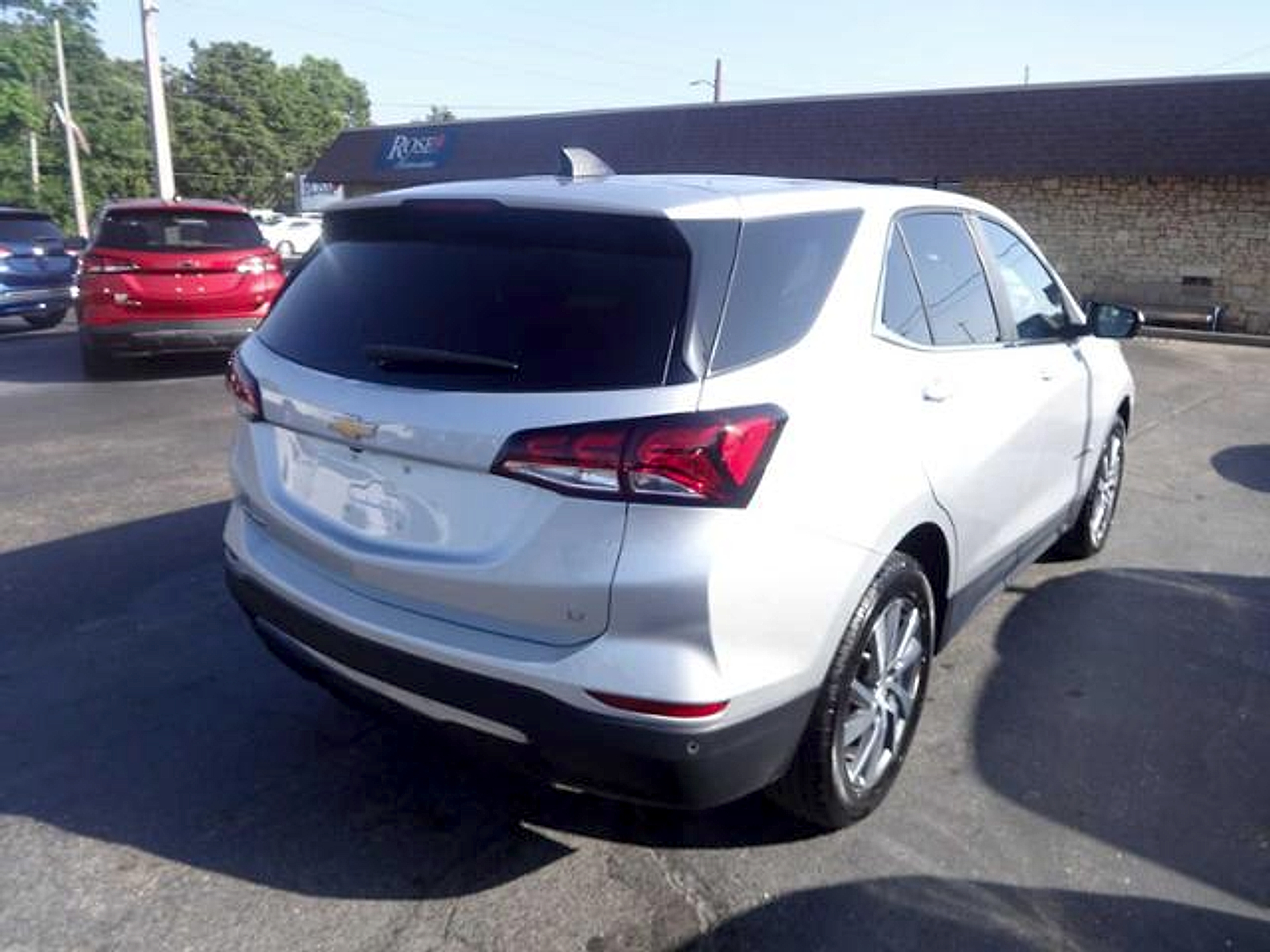 View vehicle photo 7