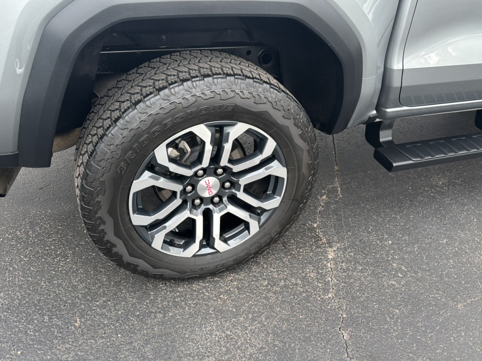 View vehicle photo 4