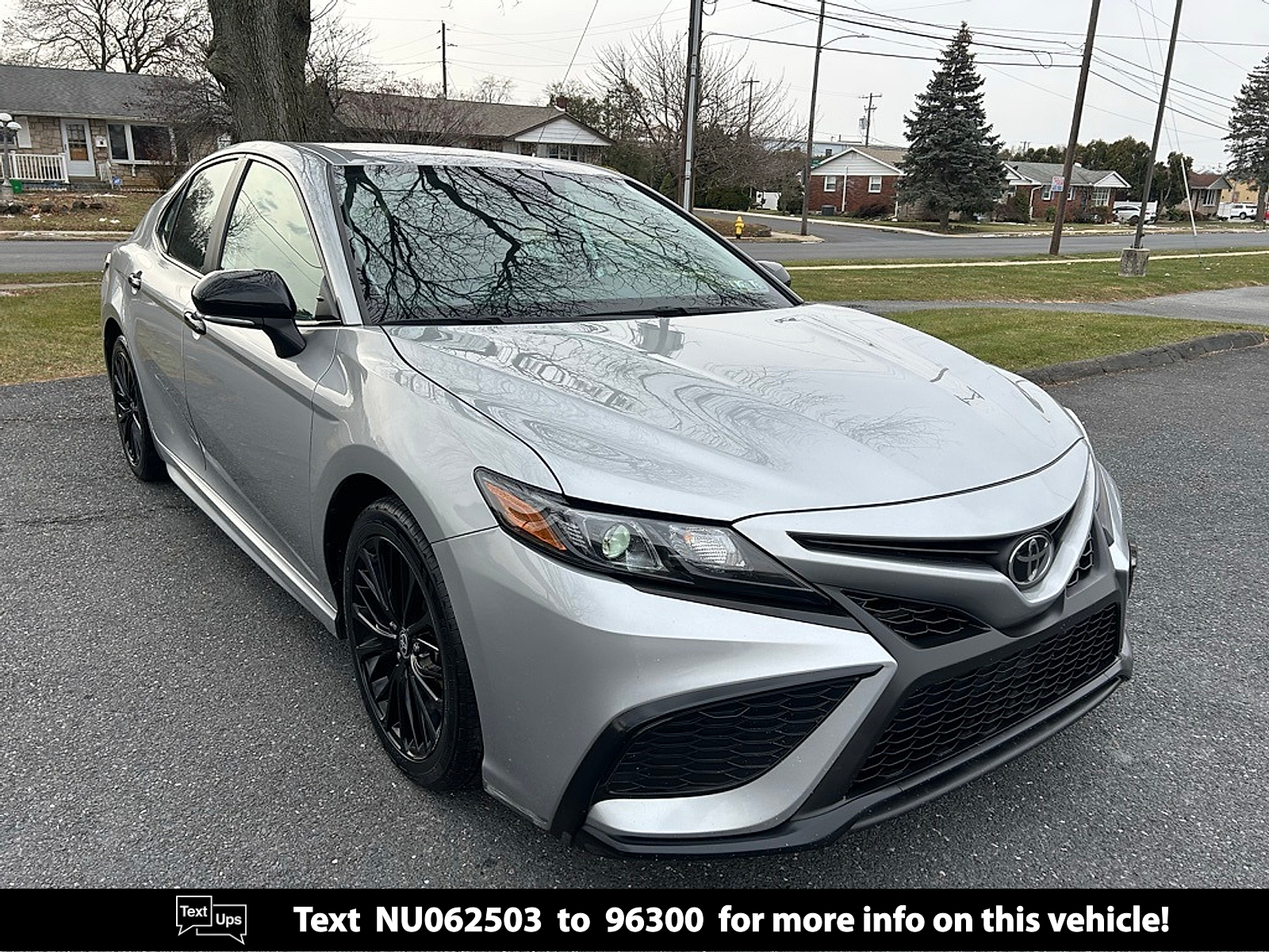 2022 Toyota Camry SE Nightshade's photo