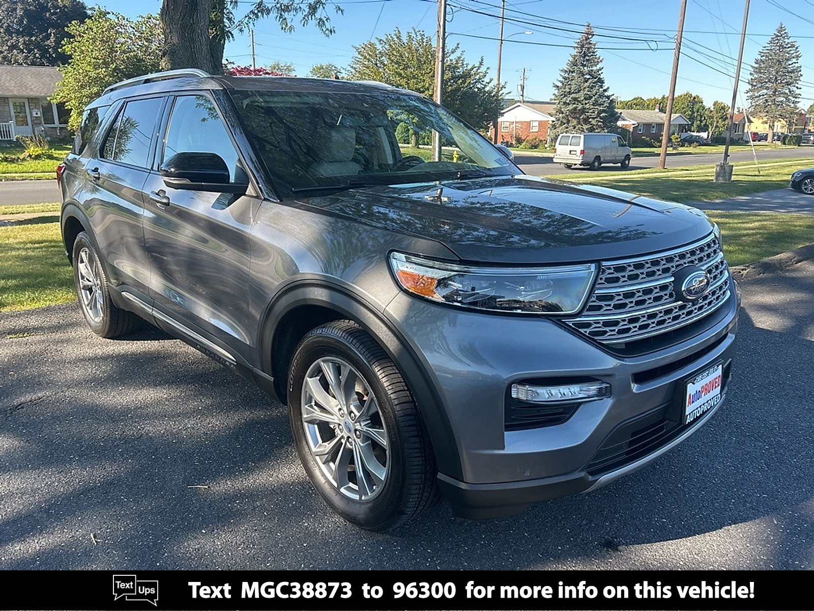 2021 Ford Explorer Limited's photo