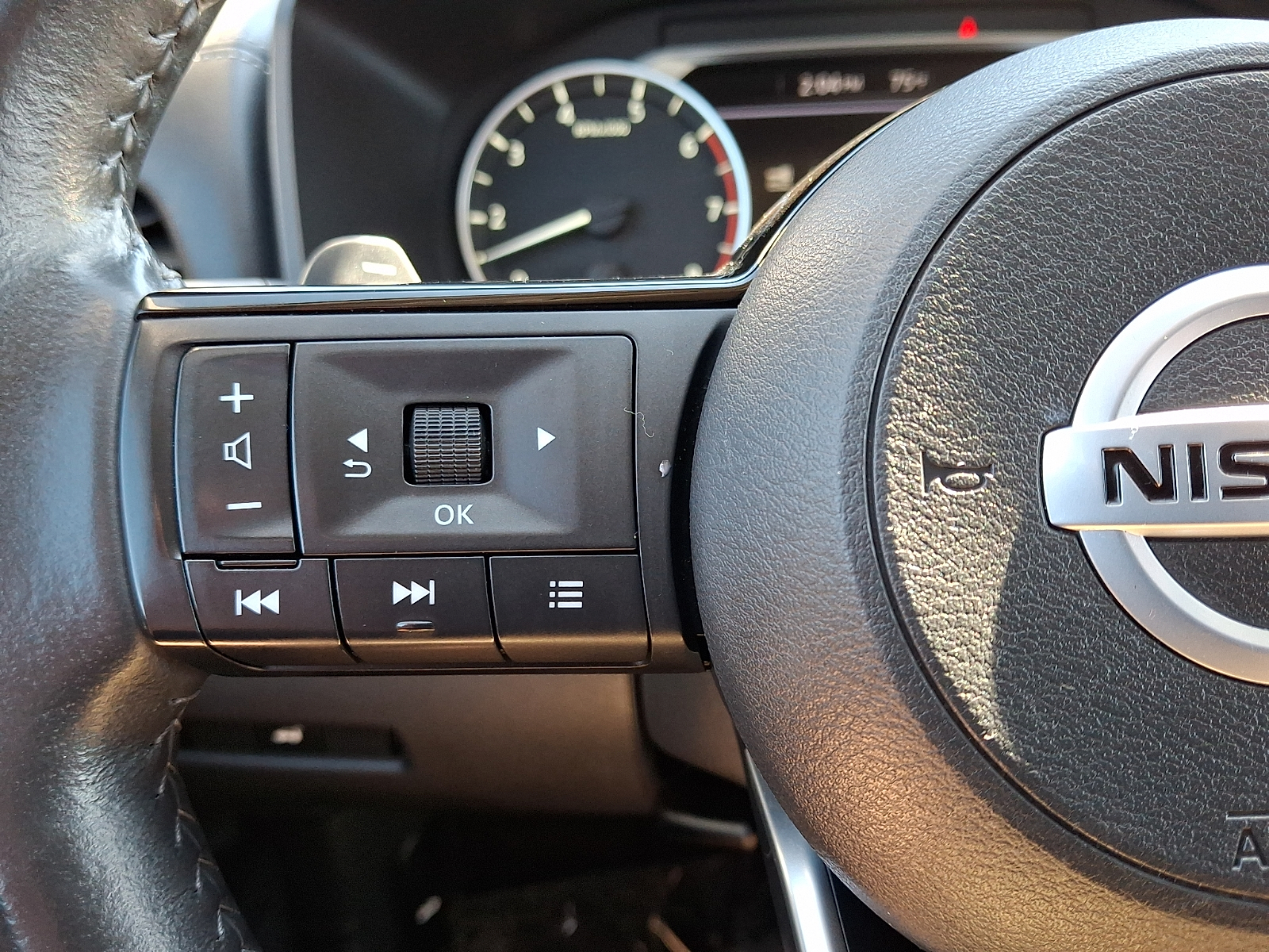 2021 Nissan Rogue SV - Photo 19