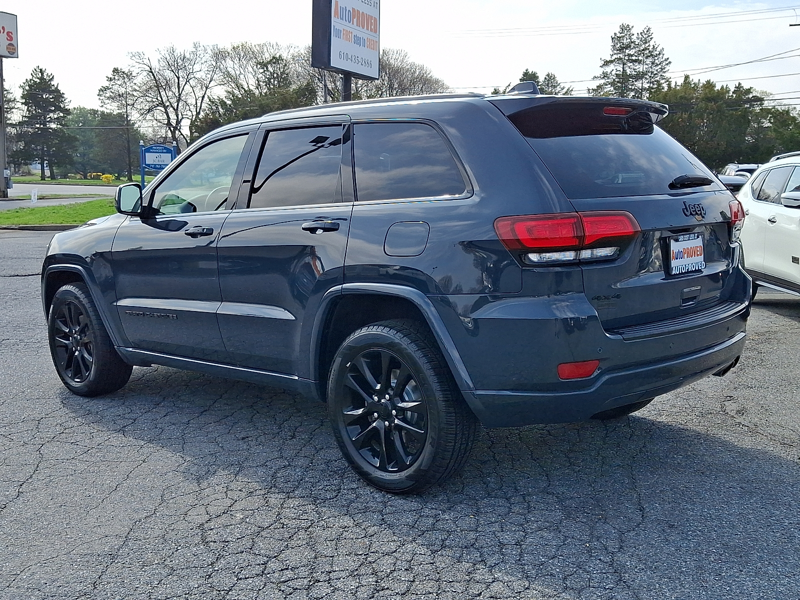 View vehicle photo 4