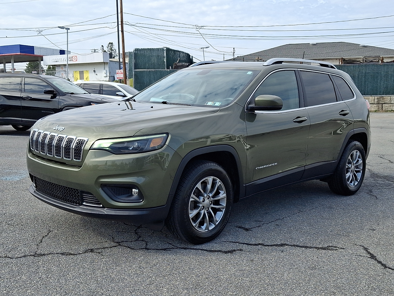 View vehicle photo 3