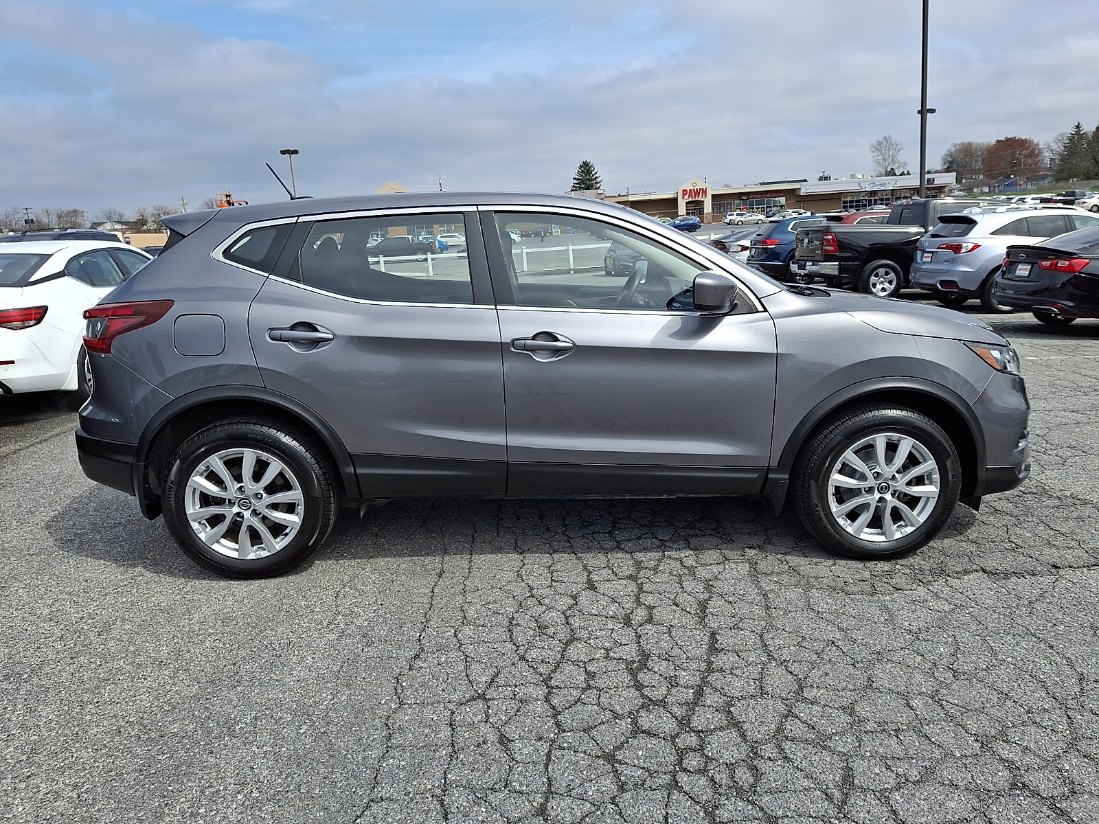 View vehicle photo 7