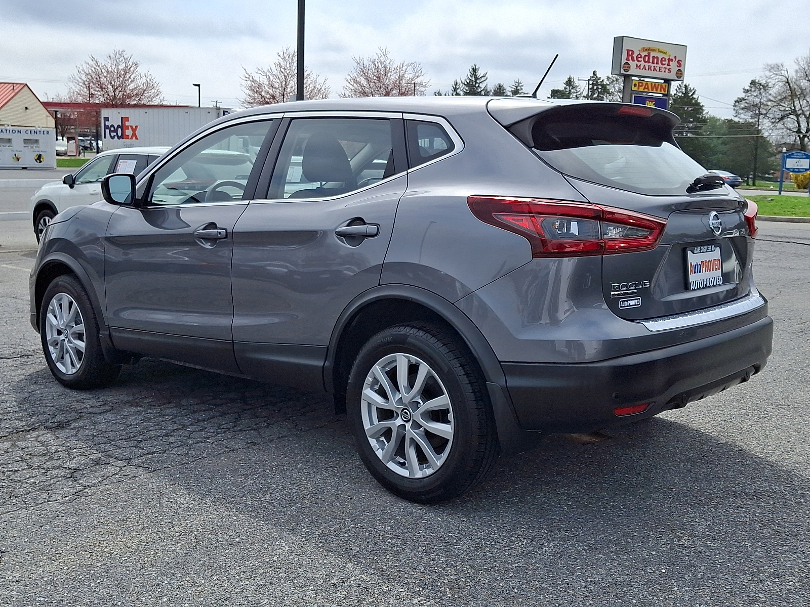 View vehicle photo 4