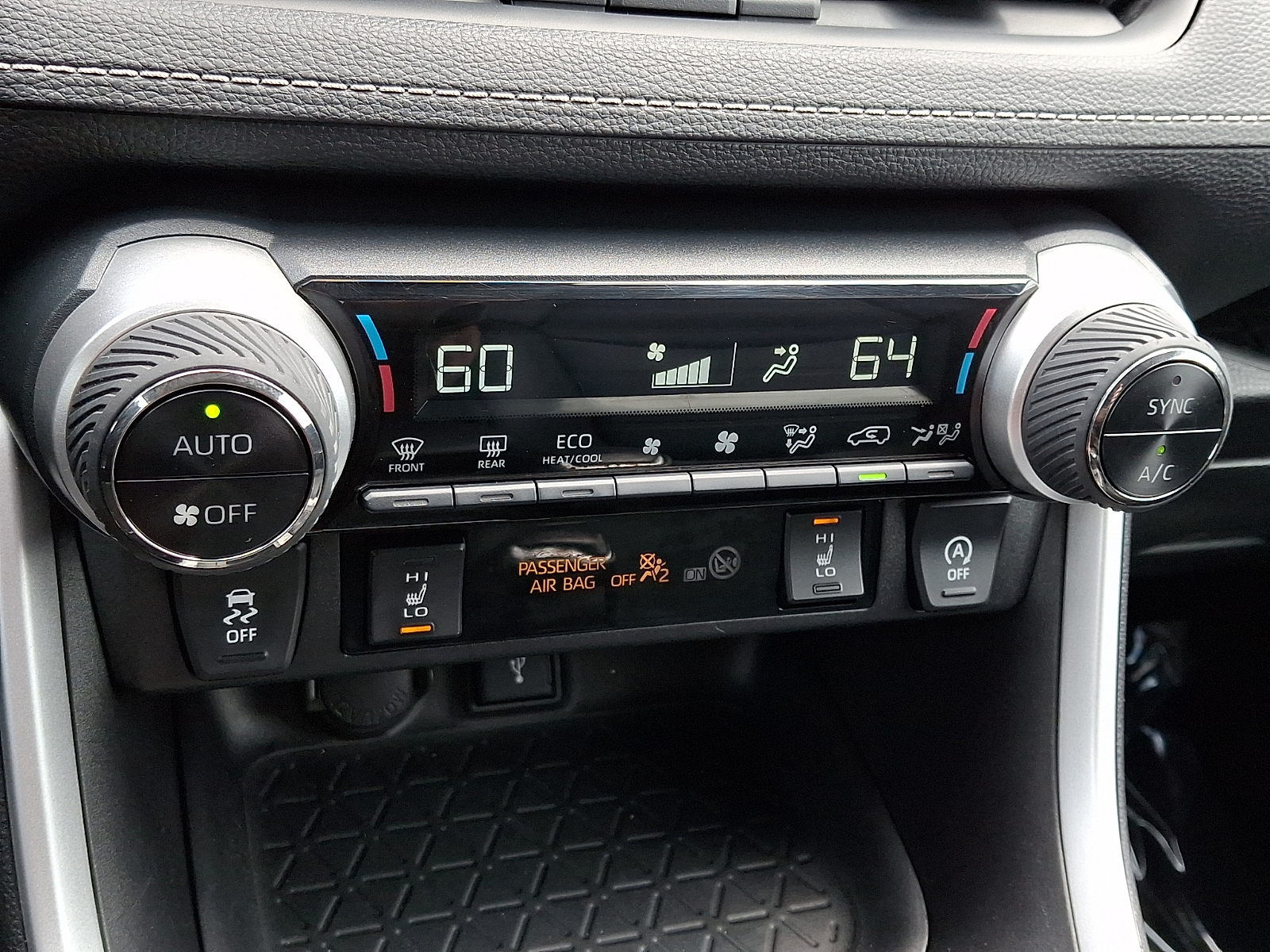 2021 Toyota RAV4 XLE Premium - Photo 16