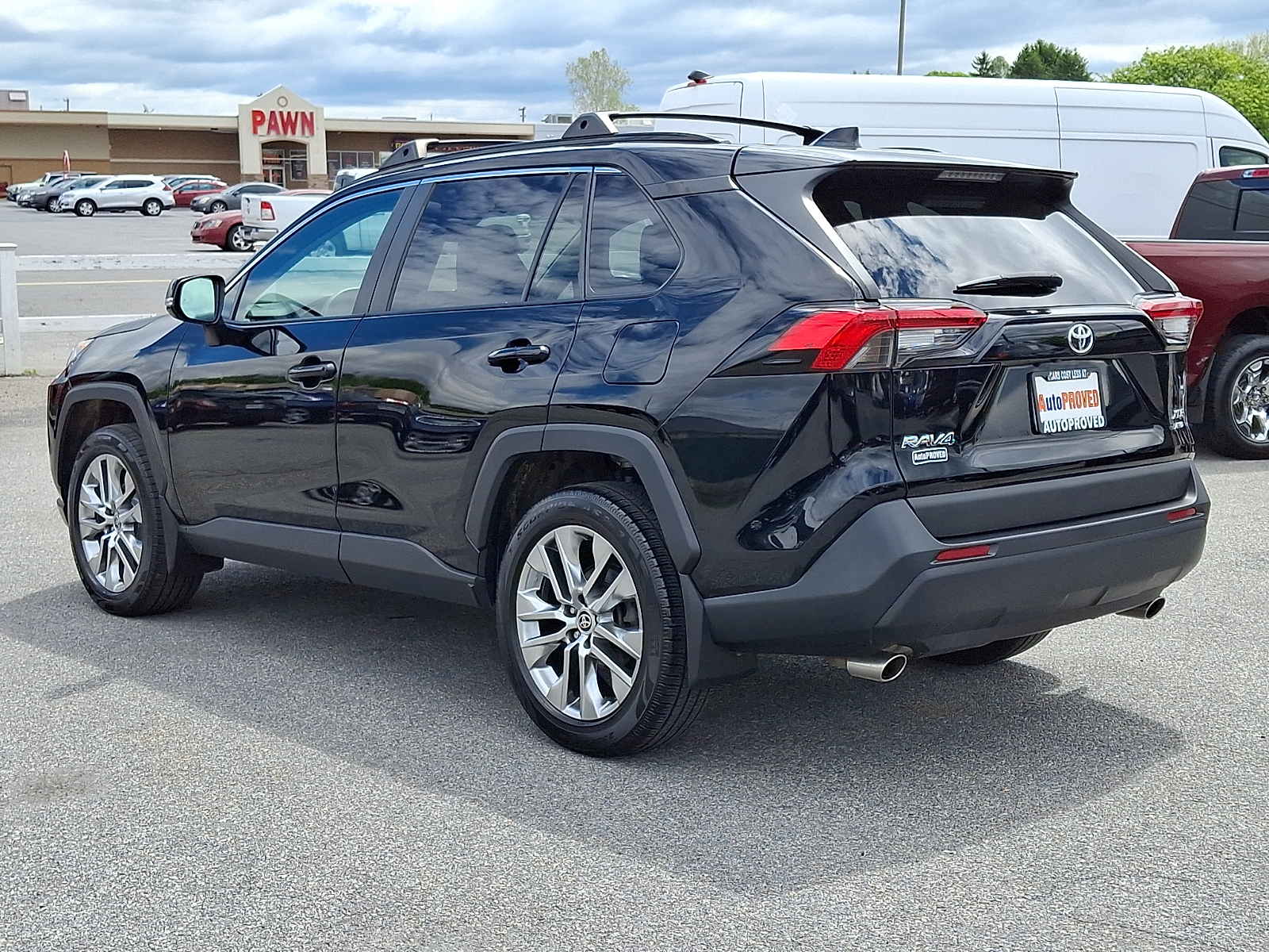 2021 Toyota RAV4 XLE Premium - Photo 4