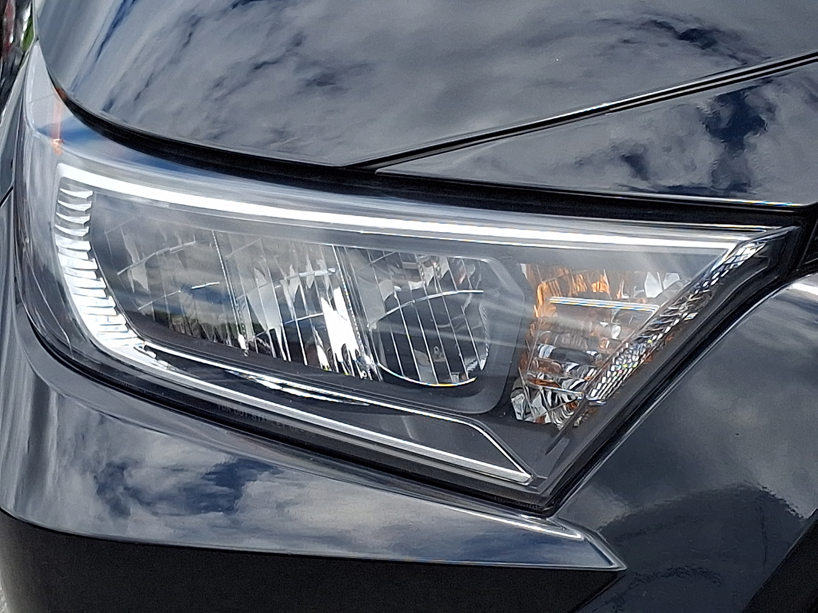 2021 Toyota RAV4 XLE Premium - Photo 9