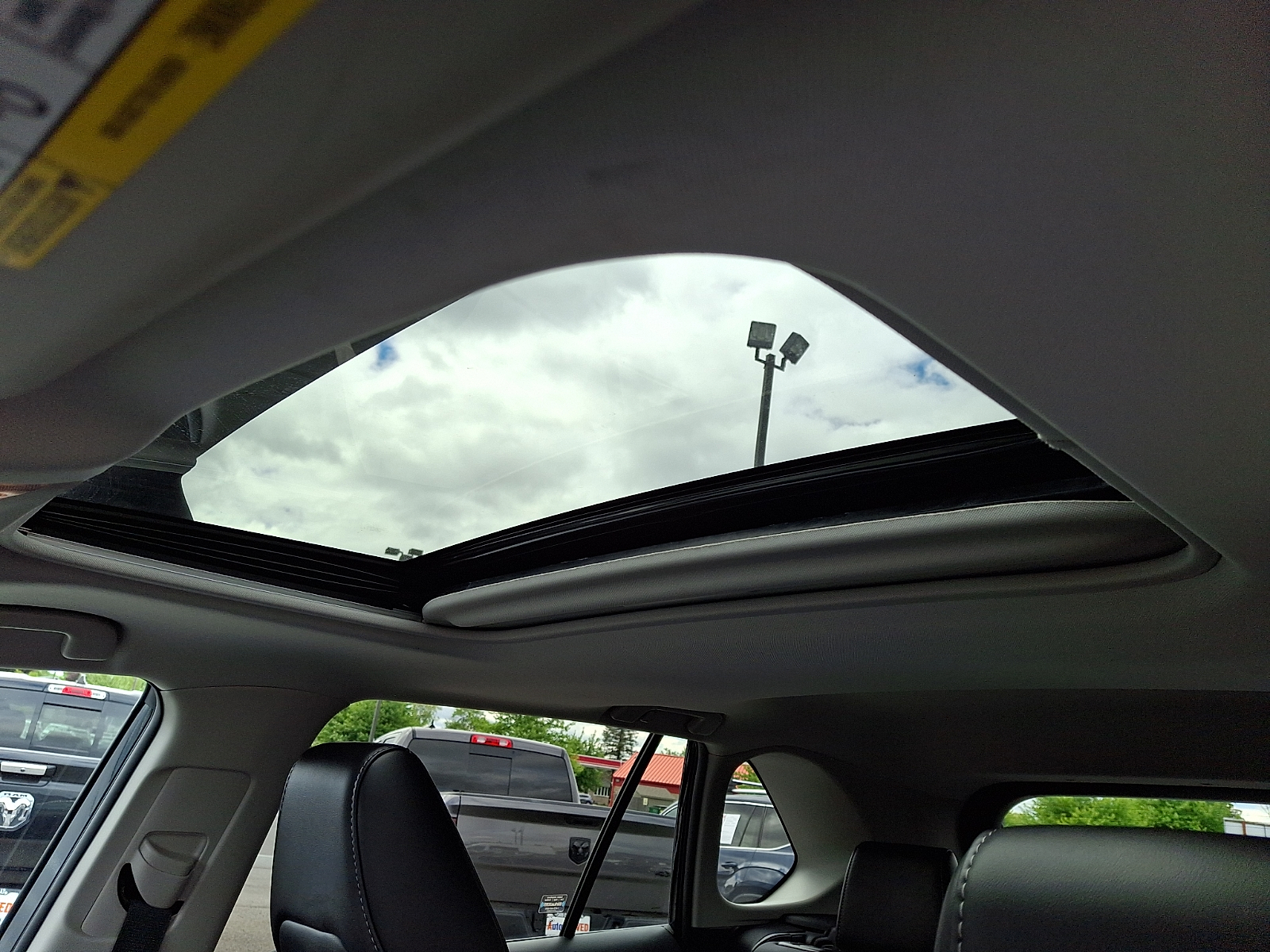 2021 Toyota RAV4 XLE Premium - Photo 14
